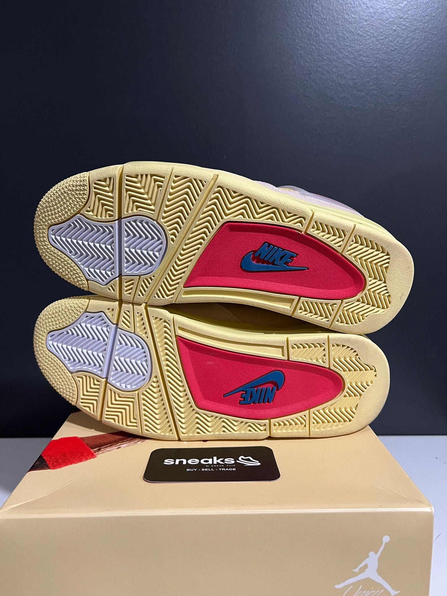 Jordan 4 Retro Union Guava Ice - Used