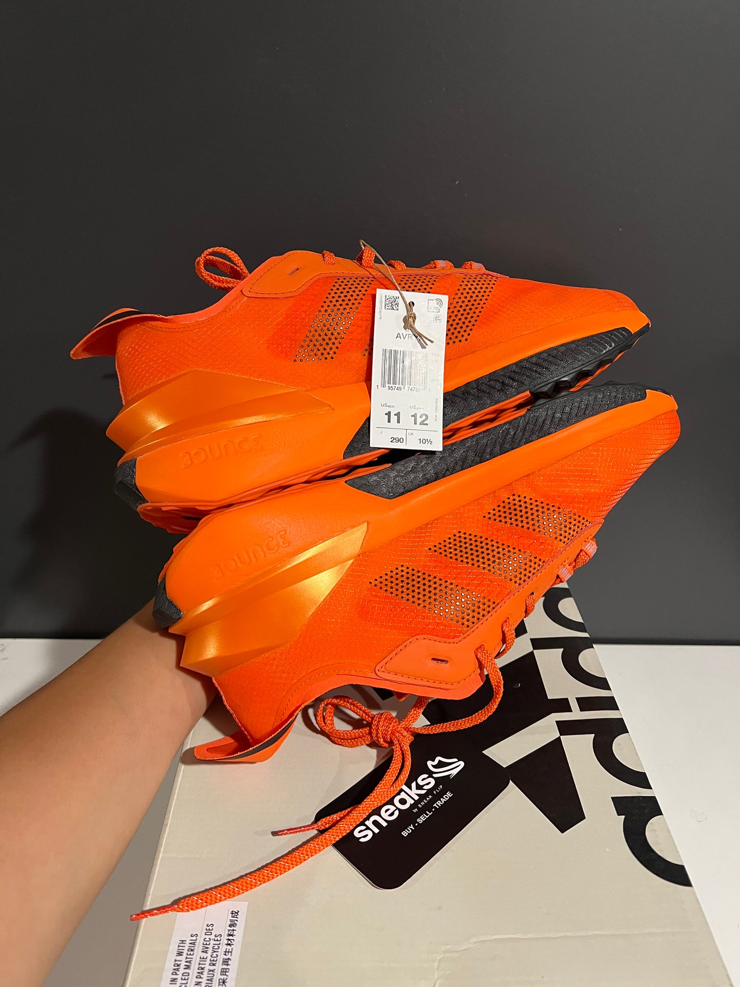 NEW Avryn Orange Black ID9424 SIZE 11M OG ALL AG25-292