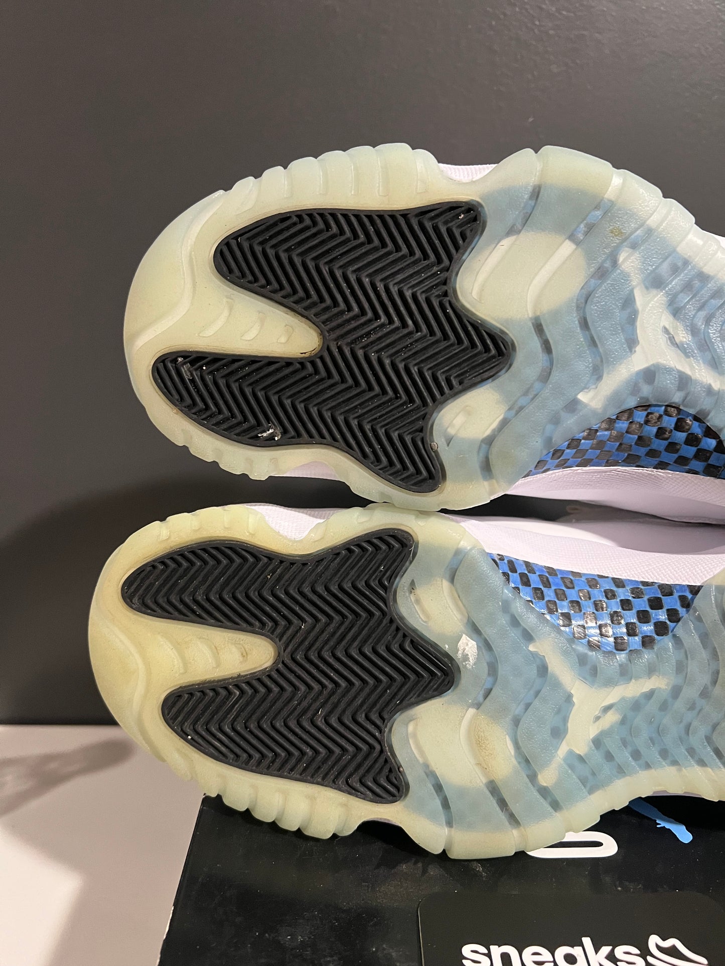 USED Air Jordan 11 Retro Low Legend Blue AV2187-117 SIZE 9M OG ALL AG25-317