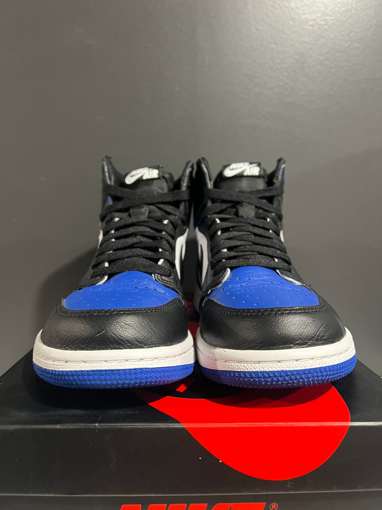 USED Air Jordan 1 Retro High OG Royal Toe 555088-041 SIZE 8M OG ALL AG25-246