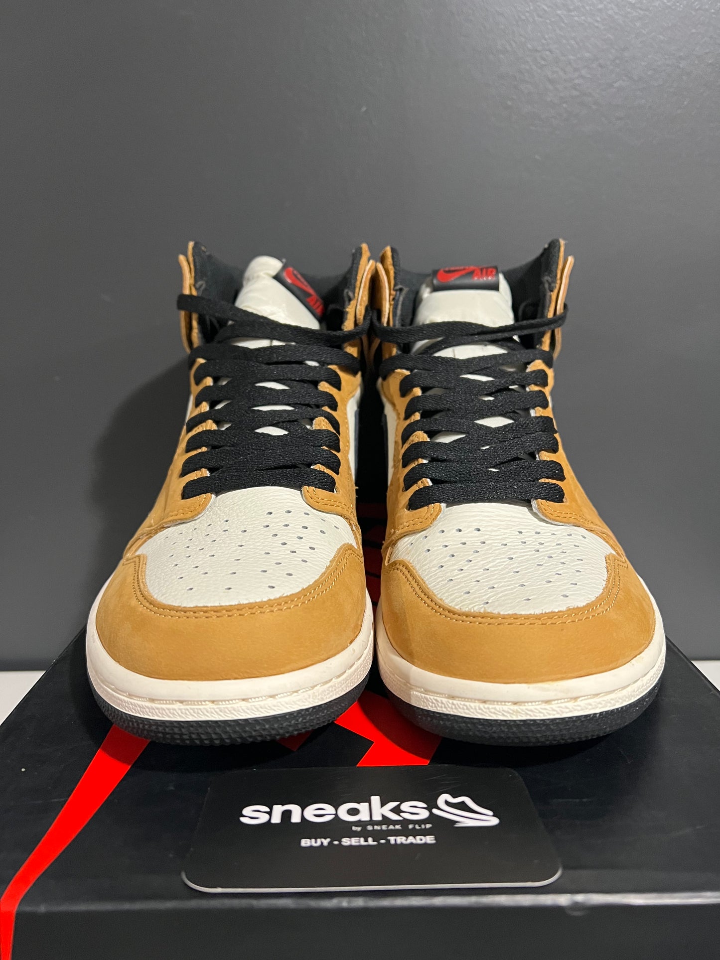 USED Air Jordan 1 Retro High OG Rookie of the Year 555088-700 SIZE 11.5M OG ALL SP25-102