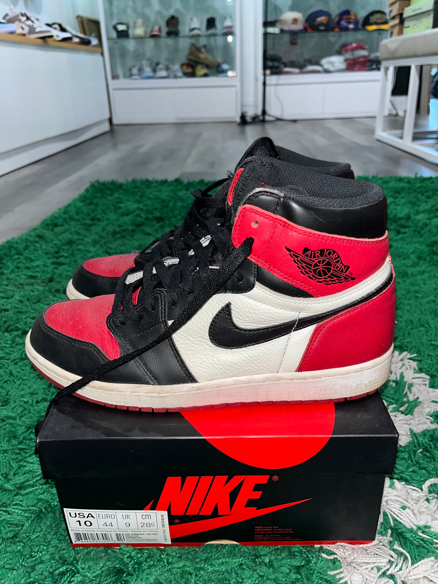 Air Jordan 1 Retro High OG Bred Toe 555088-610 USED SIZE 11.5W/10M OG ALL