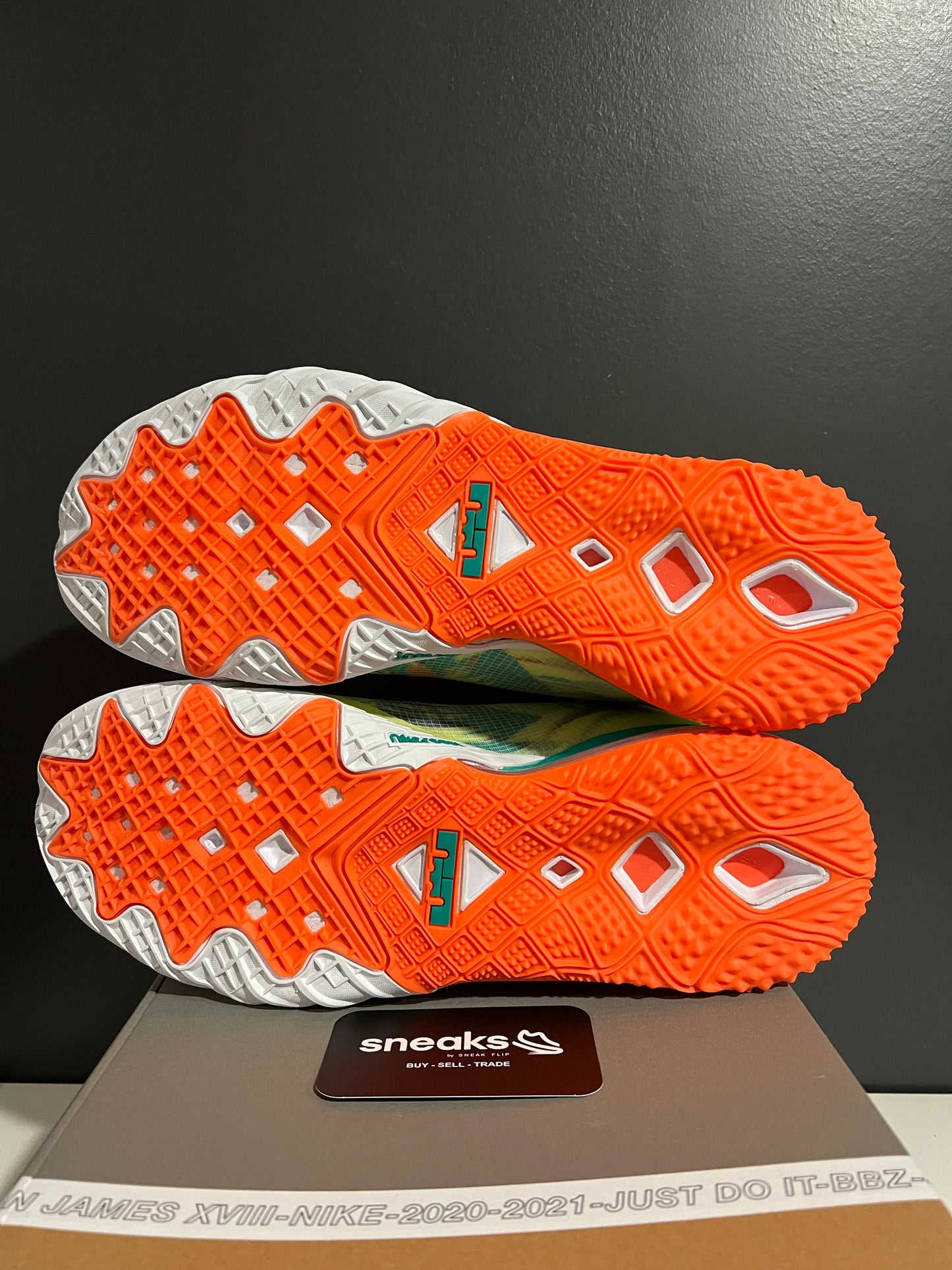 Nike LeBron 18 Low LeBronald Palmer