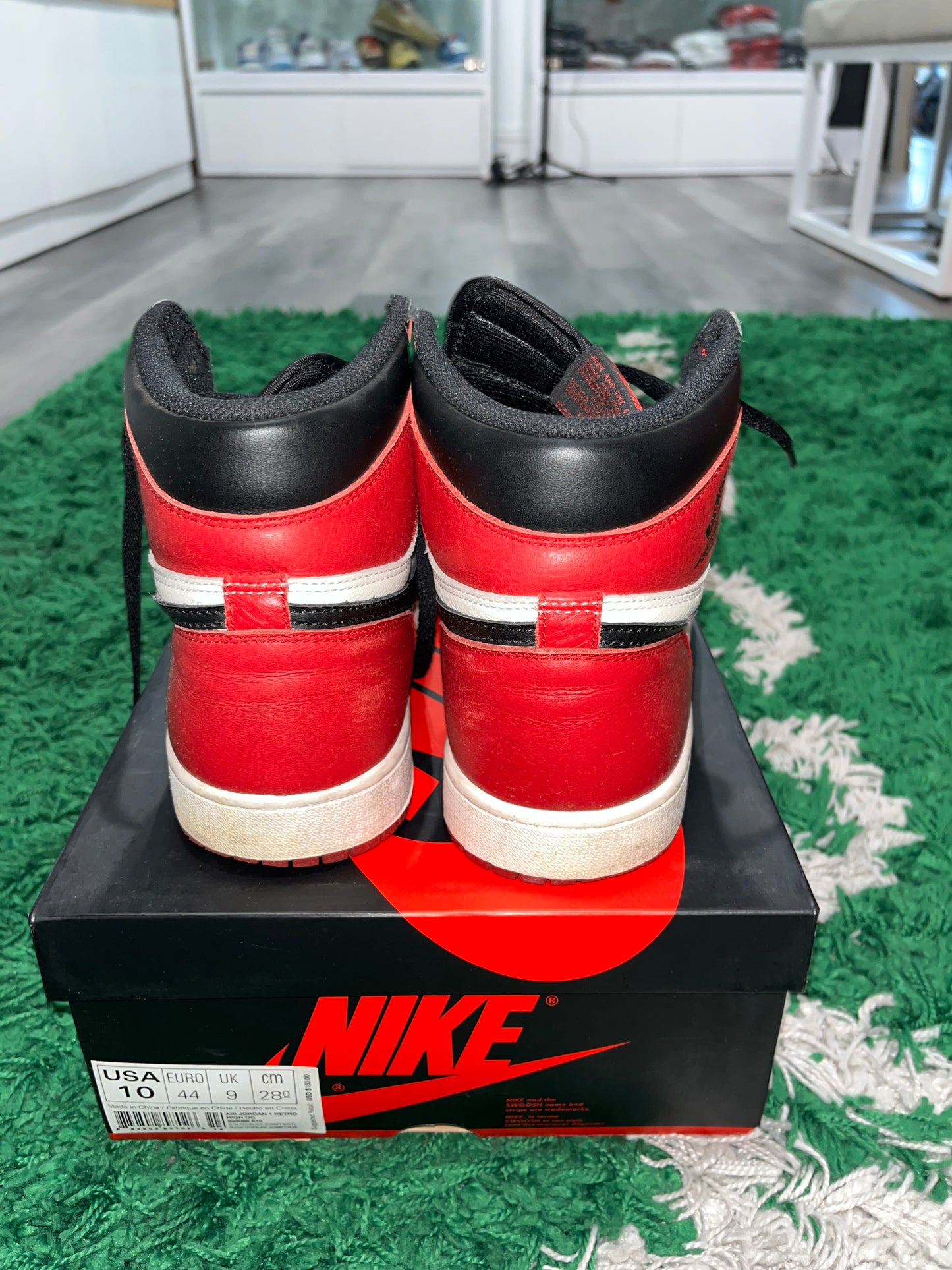 Air Jordan 1 Retro High OG Bred Toe 555088-610 USED SIZE 11.5W/10M OG ALL