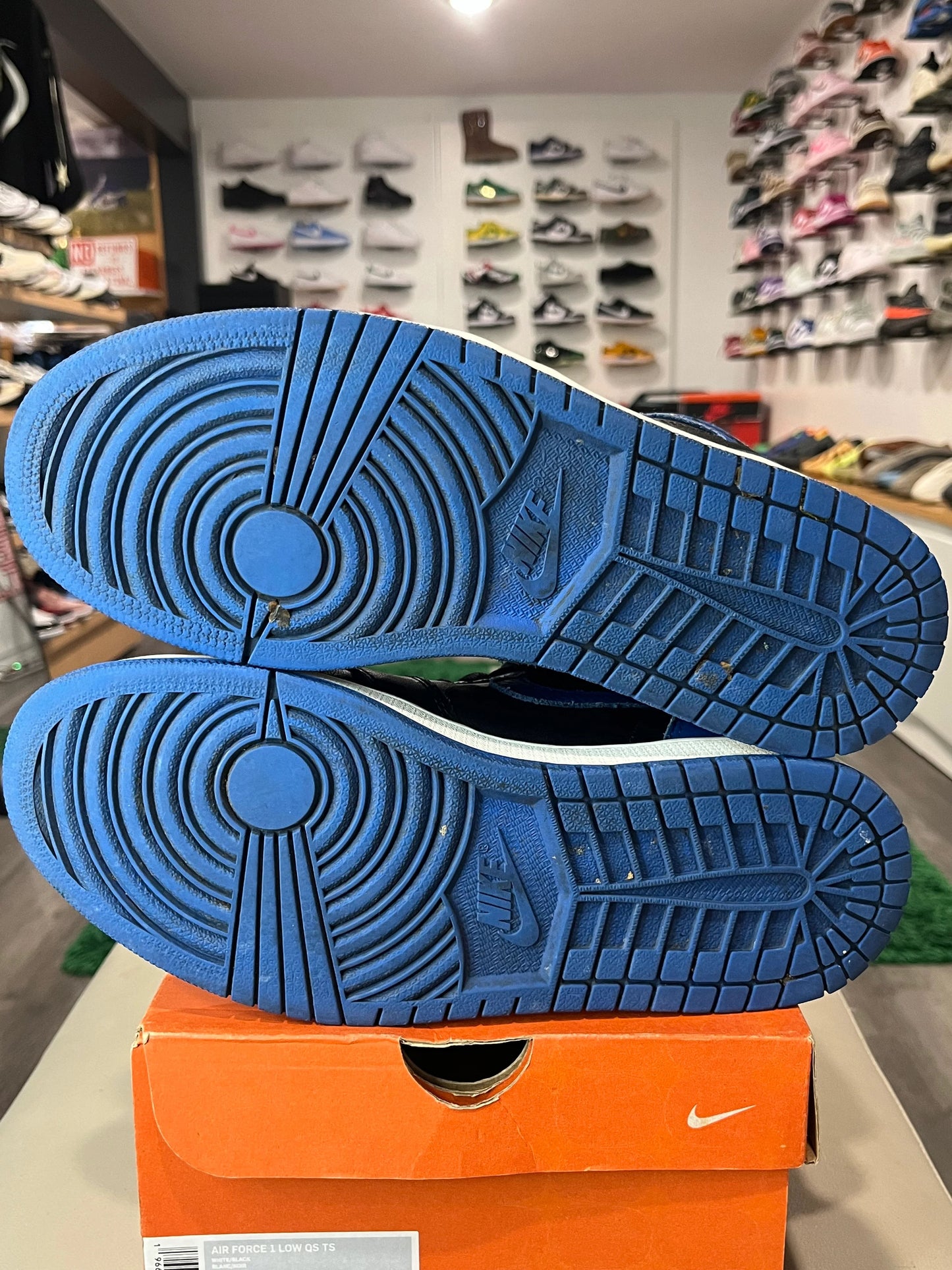 Jordan 1 Retro Royal (2017) (GS) - Used