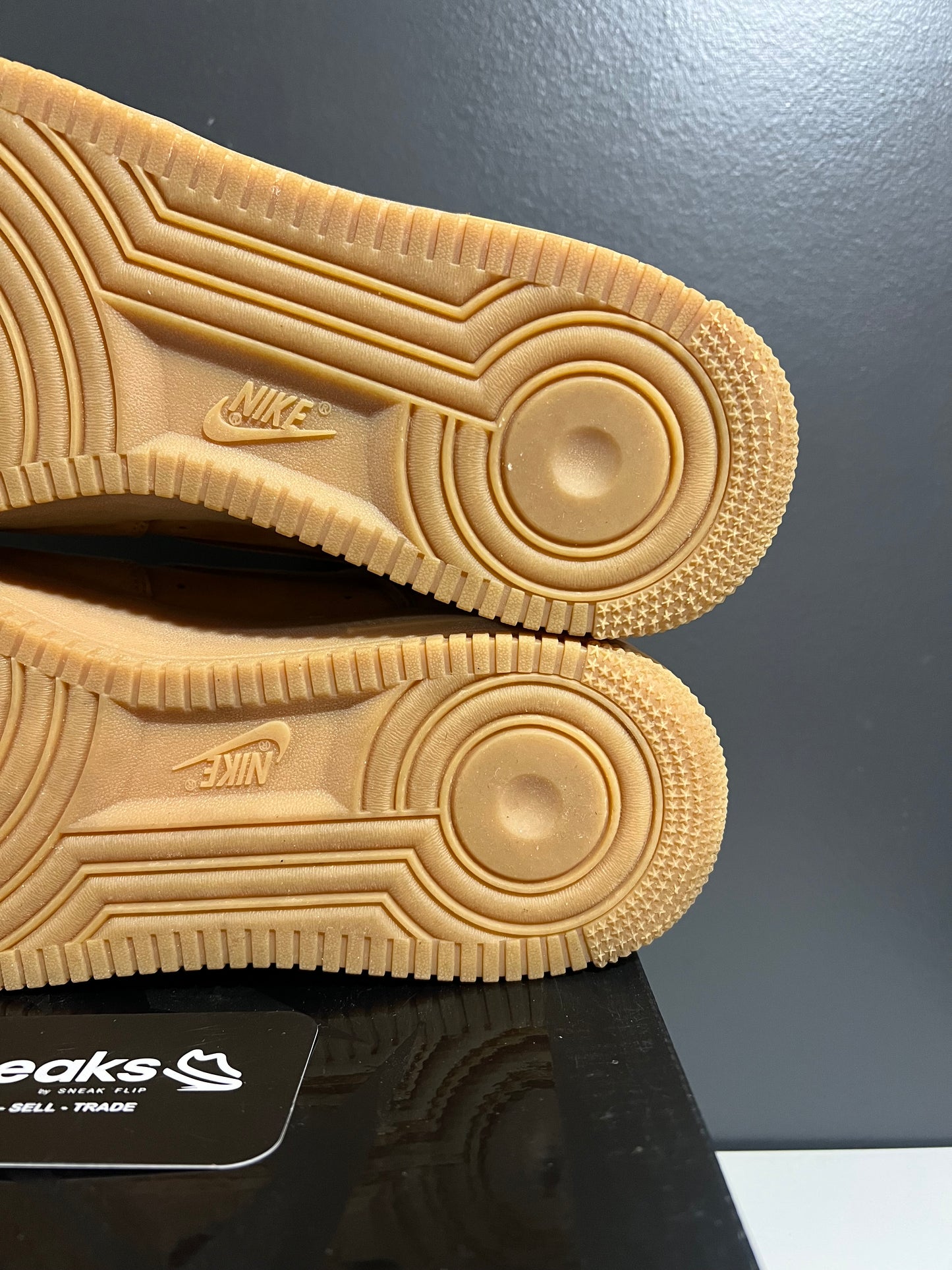 USED Supreme x Air Force 1 Low SP Box Logo Wheat DN1555-200 SIZE 11.5M OG ALL SP25-099