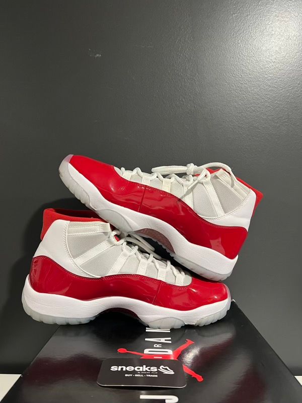 USED SIZE 12M Jordan 11 Retro Cherry (2022) - Used