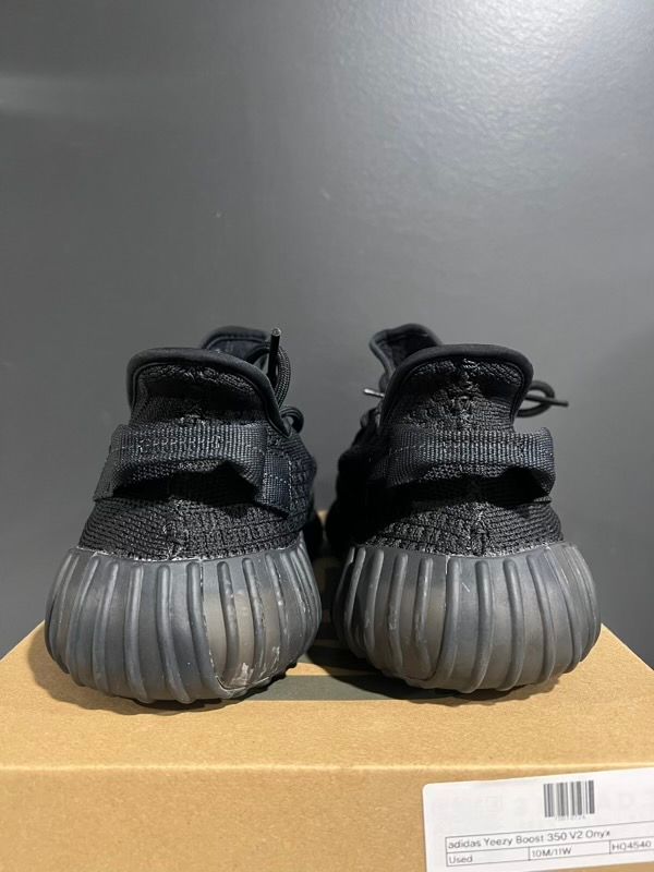 USED SIZE 10M Adidas Yeezy Boost 350 V2 Onyx - Used