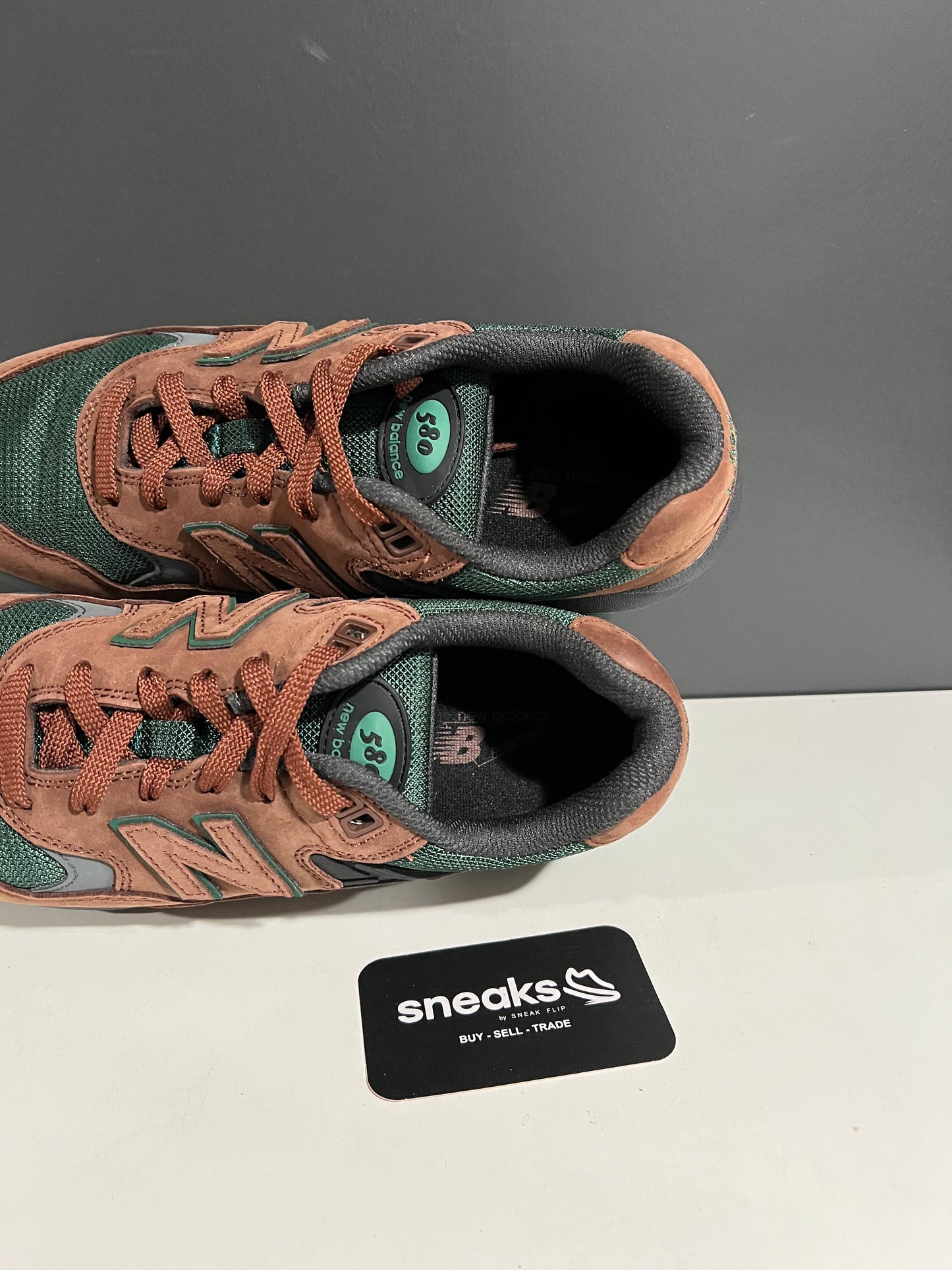 USED New Balance 580 Beef & Broccoli MT580RTB SIZE 8M NO BOX AG25-260