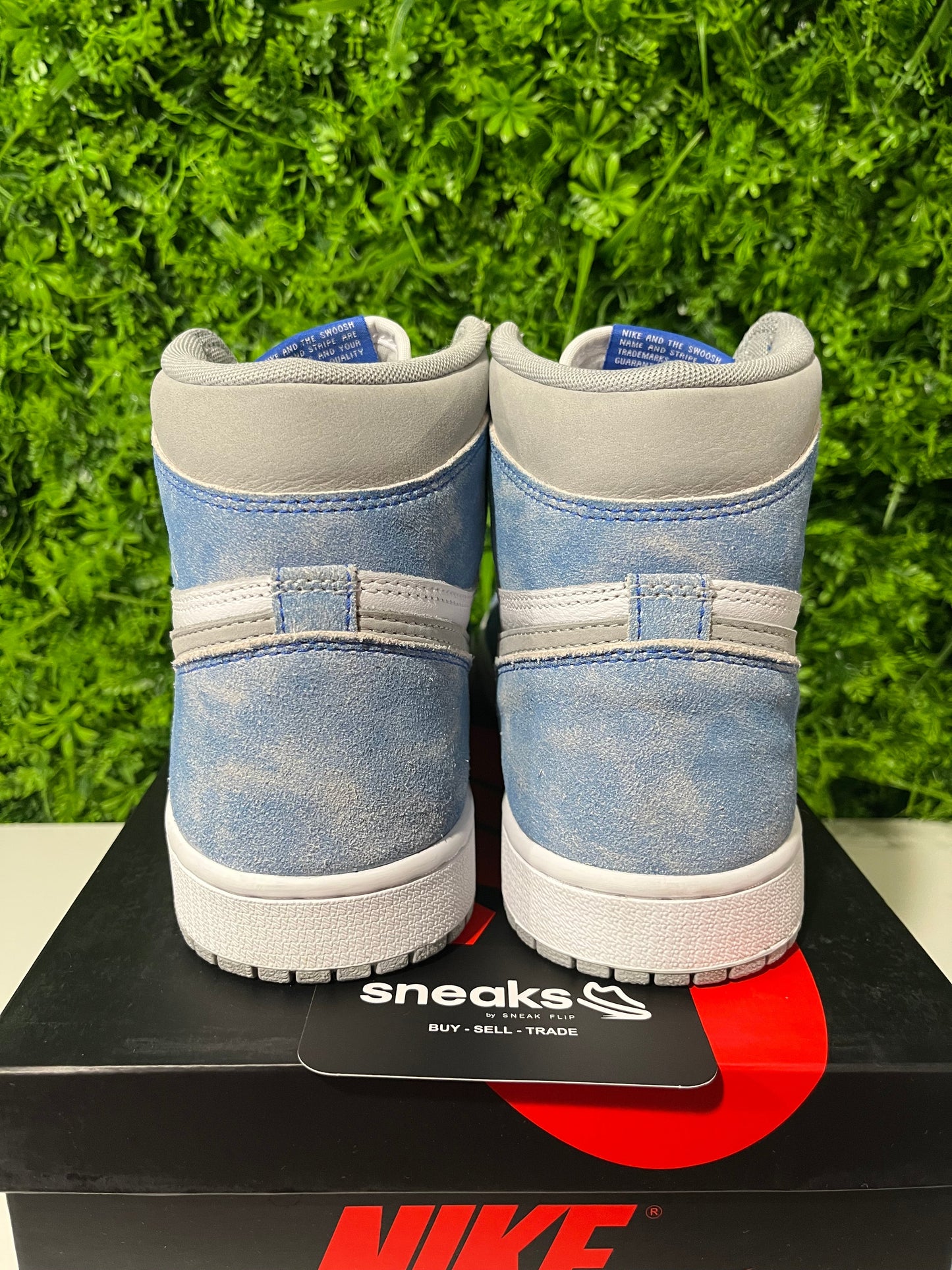 Jordan 1 Retro High Hyper Royal Smoke Grey - Used