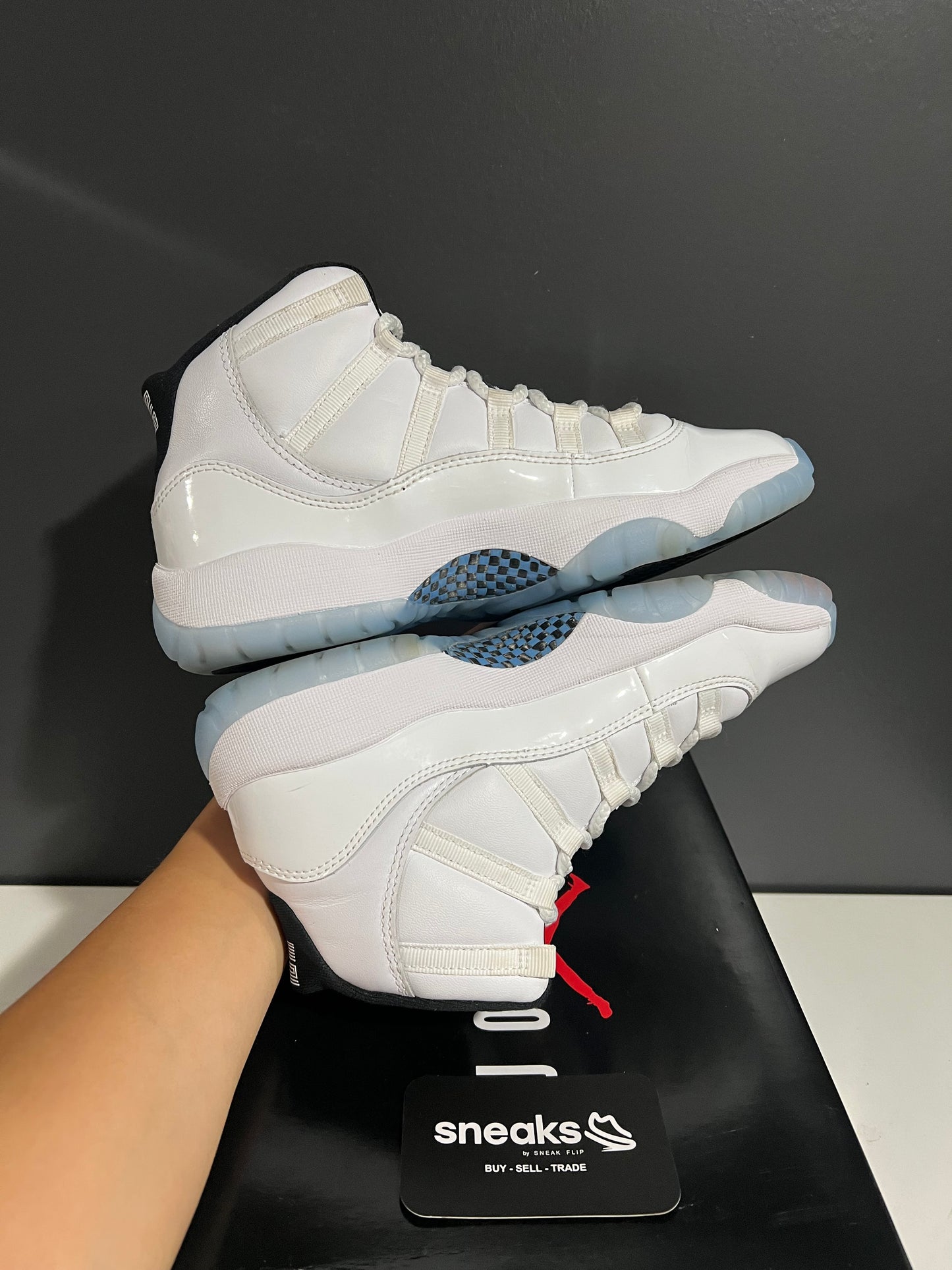 USED Air Jordan 11 Retro GS Legend Blue Columbia 2024 378038-104 SIZE 6Y OG ALL AG25-329