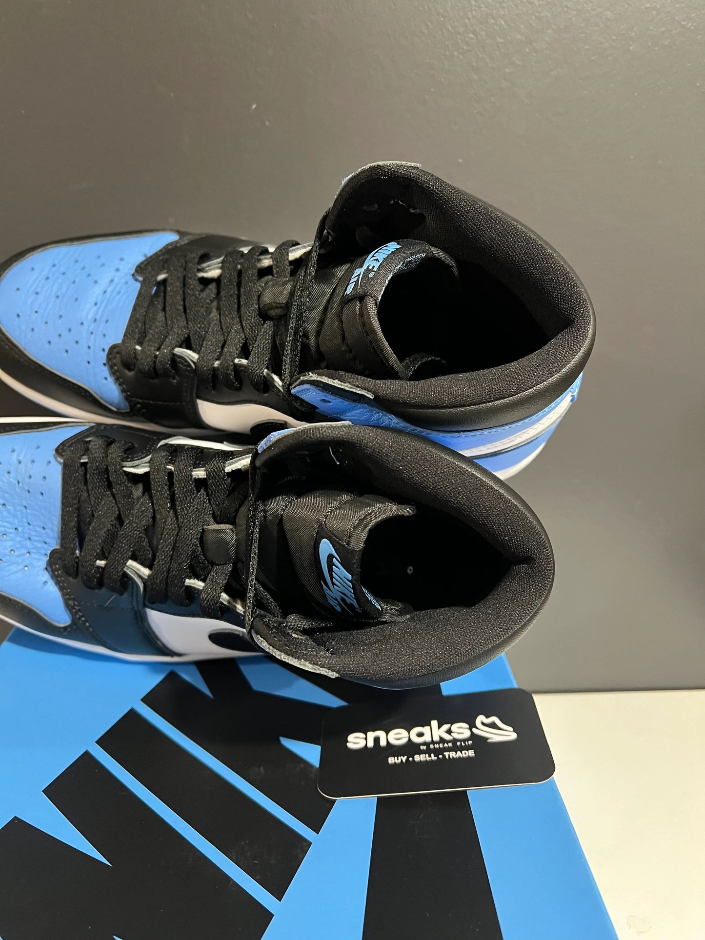 Jordan 1 Retro High OG UNC Toe - Used