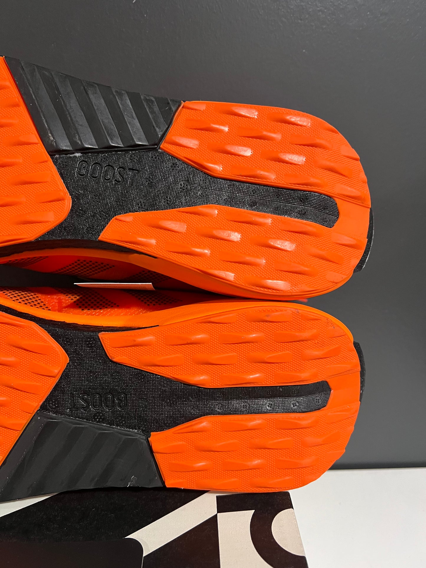 NEW Avryn Orange Black ID9424 SIZE 11M OG ALL AG25-292