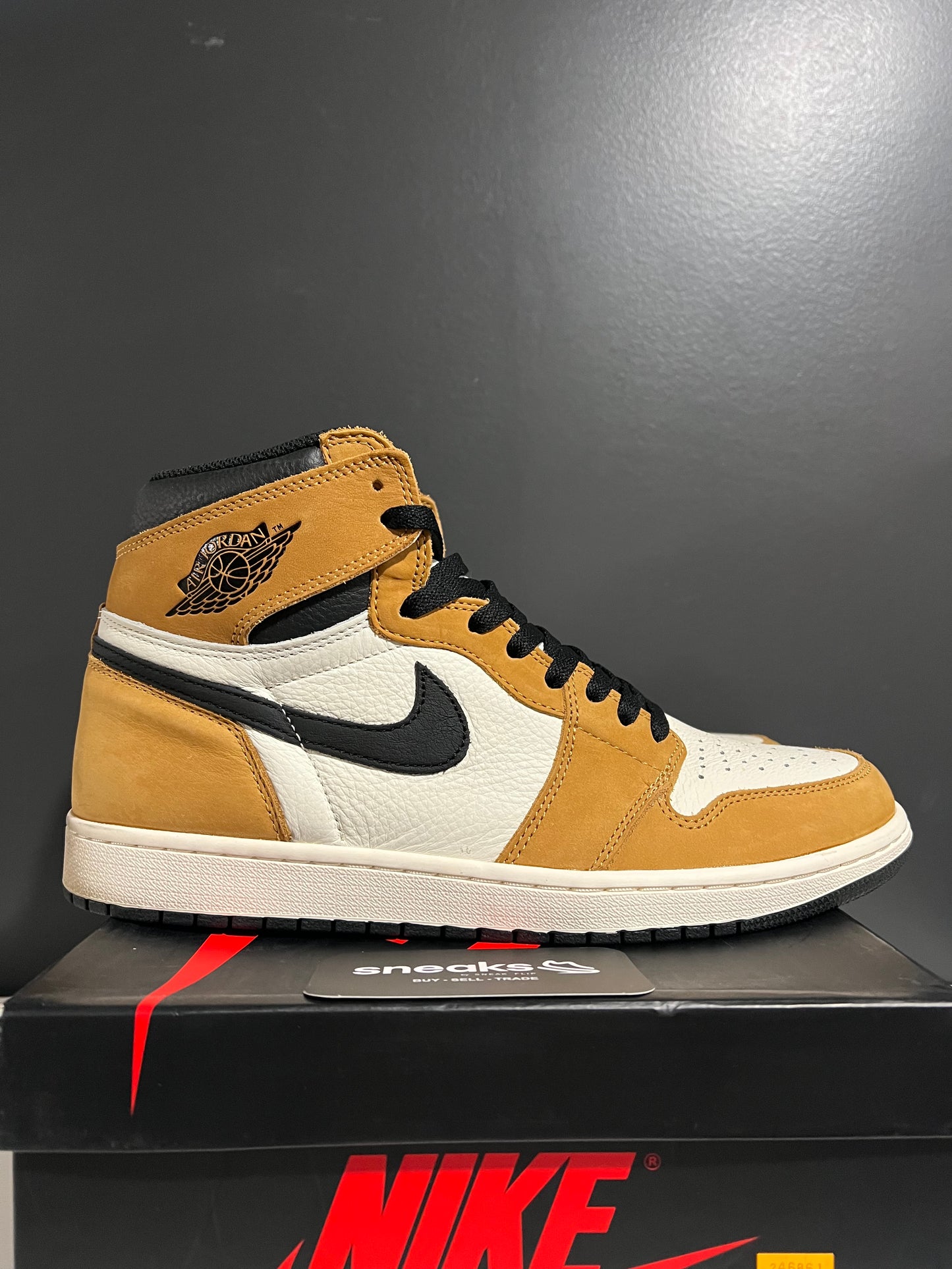 USED Air Jordan 1 Retro High OG Rookie of the Year 555088-700 SIZE 11.5M OG ALL SP25-102