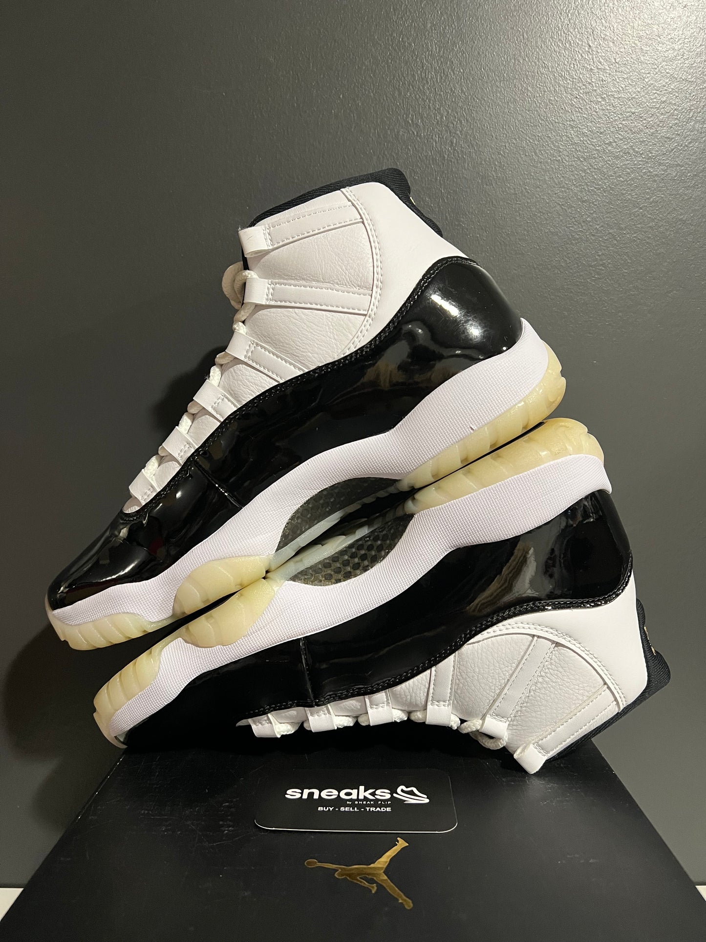 USED Air Jordan 11 Retro Gratitude Defining Moments CT8012 170 SIZE 10M OG ALL AG25-169