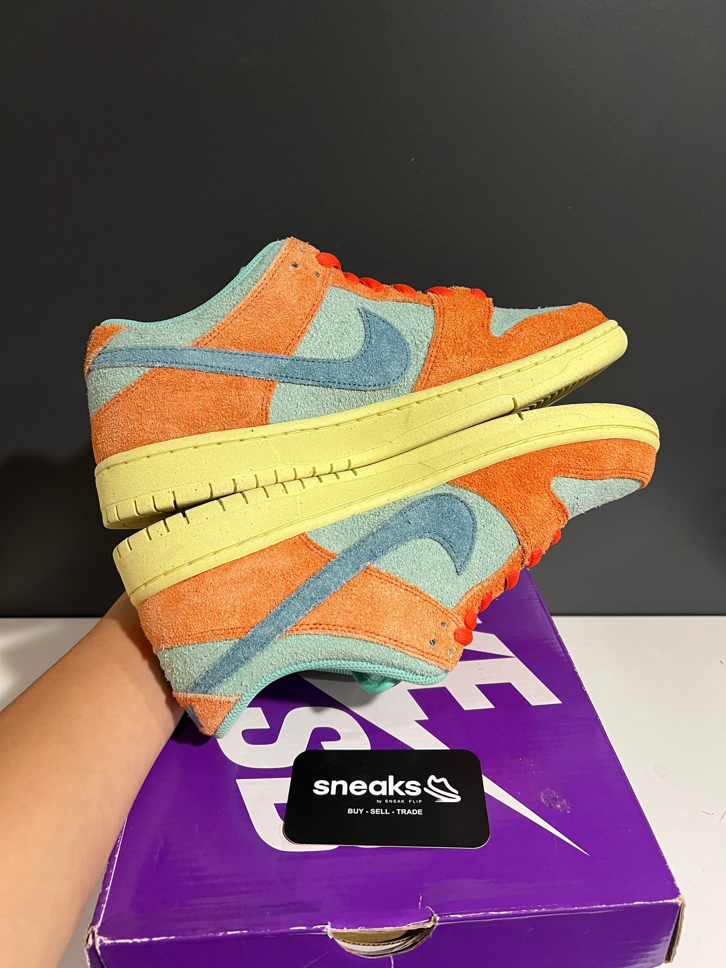 USED Nike SB Dunk Low Orange Emerald Rise DV5429-800 SIZE 10M OG ALL JY25-237