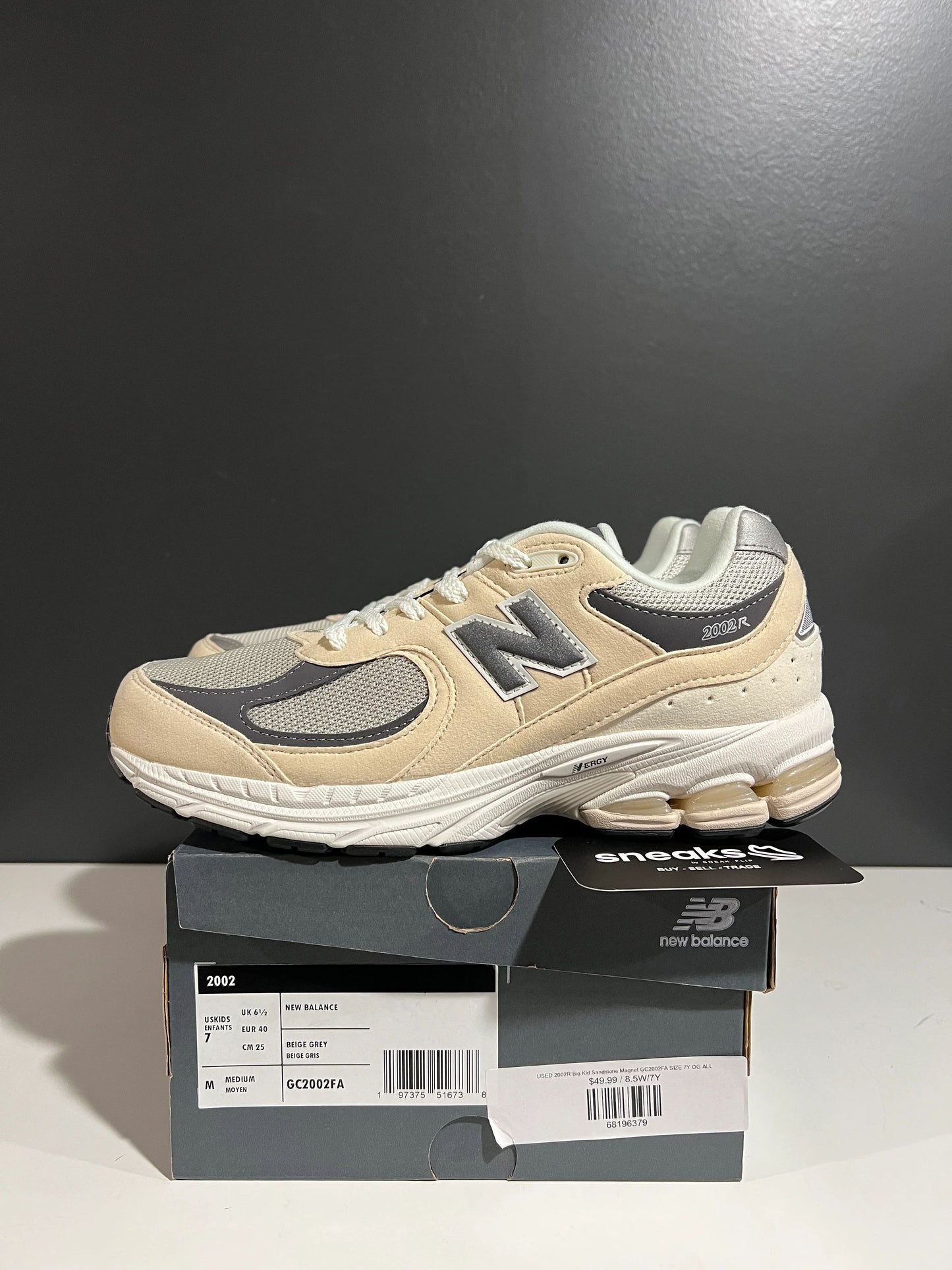 New Balance 2002R Sandstone Magnet - Used