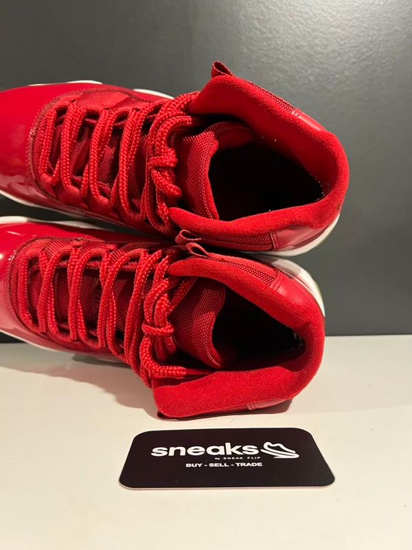Jordan 11 Retro Win Like 96 - USED NO BOX