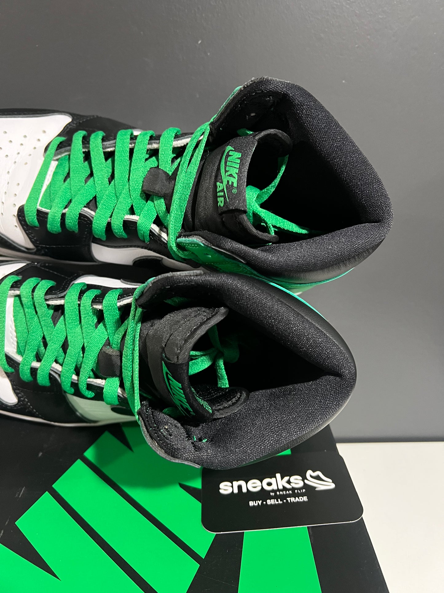 USED Air Jordan 1 Retro High OG Lucky Green DZ5485-031 SIZE 10M OG ALL AG25-26