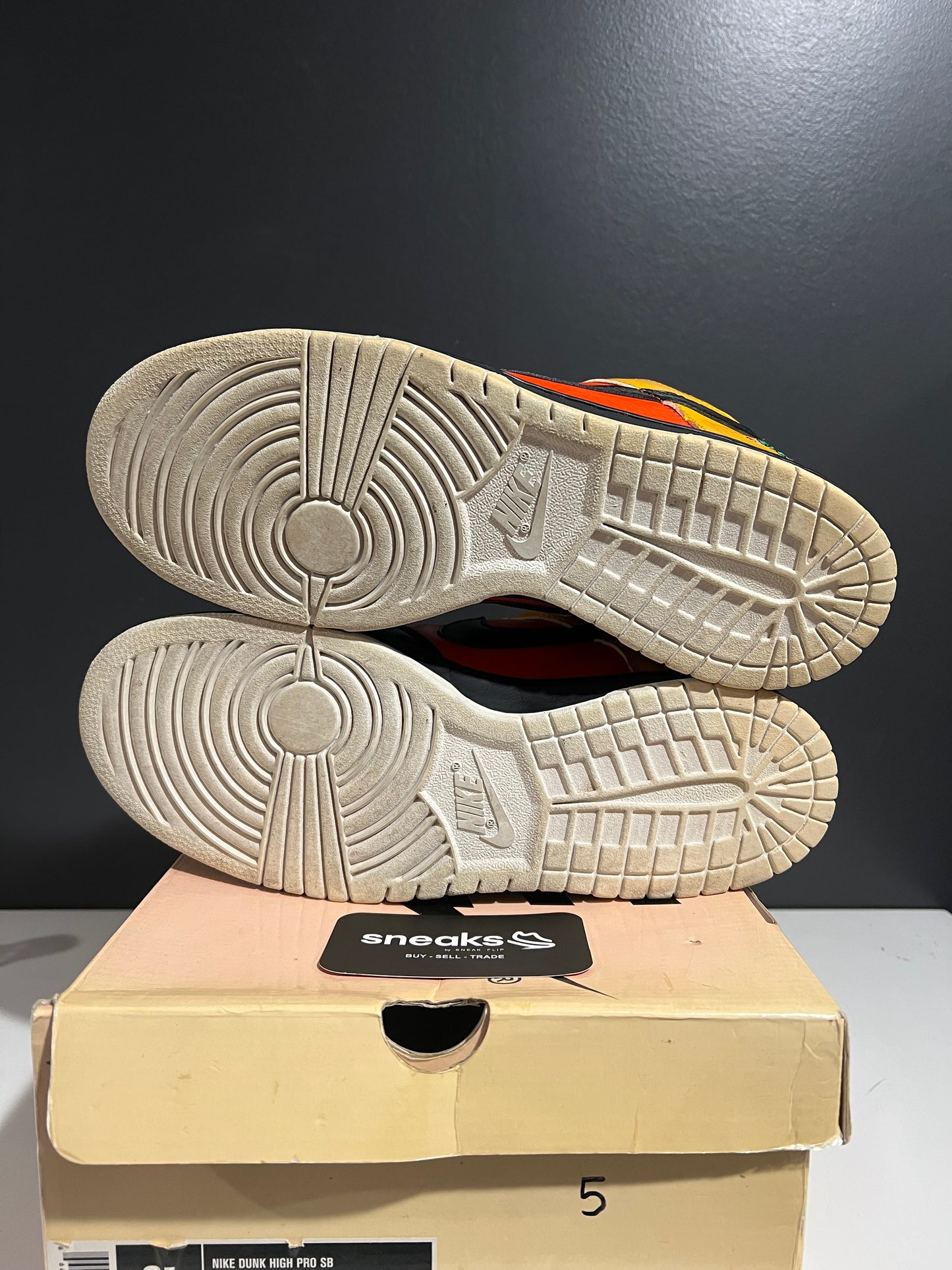 USED Dunk Low Pro SB Raygun 304292-803 SIZE 10M REP BOX AG25-191