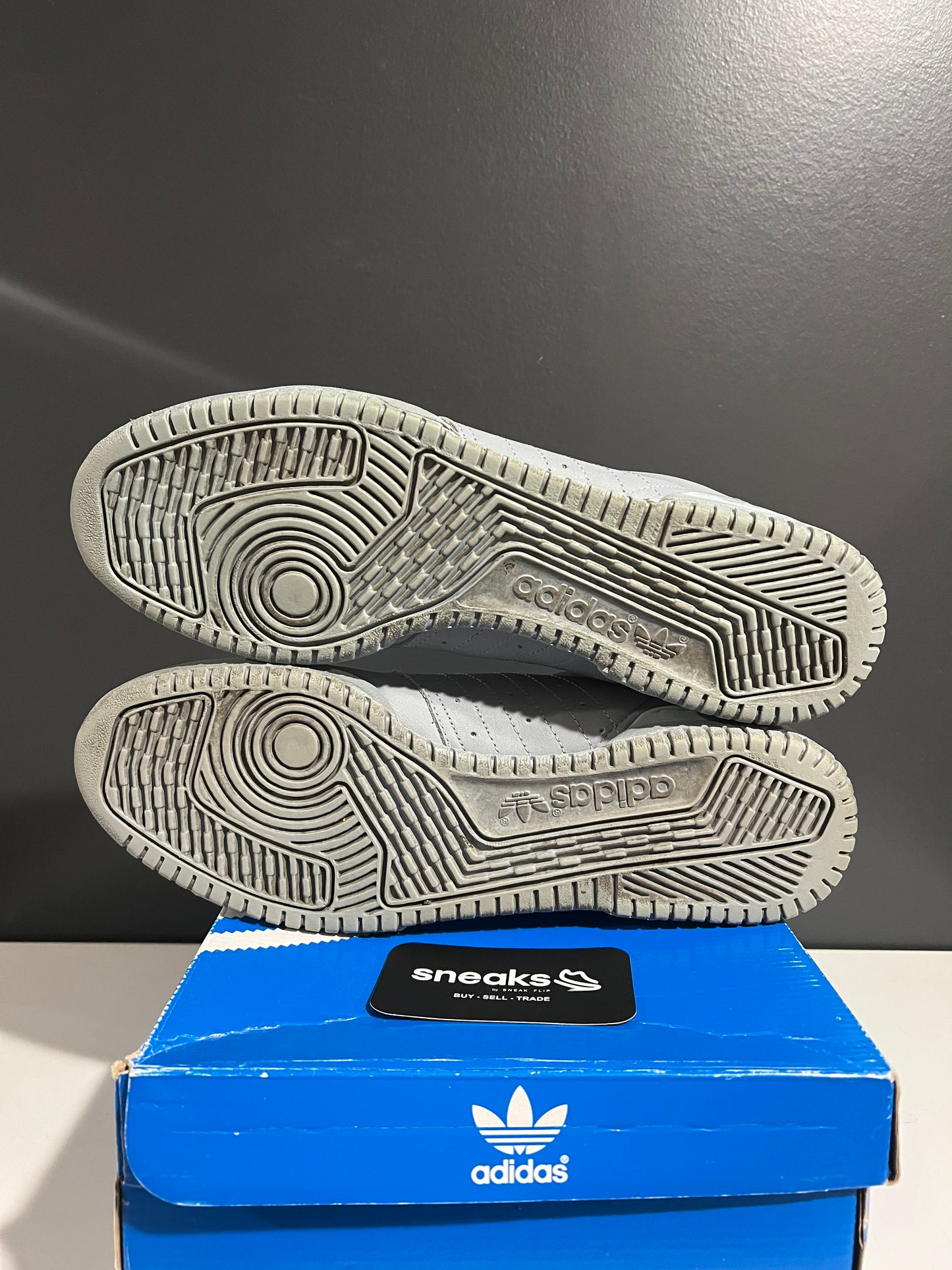 USED Yeezy PowerPhase Calabasas Grey CG6422 SIZE 11M OG ALL AG25-104