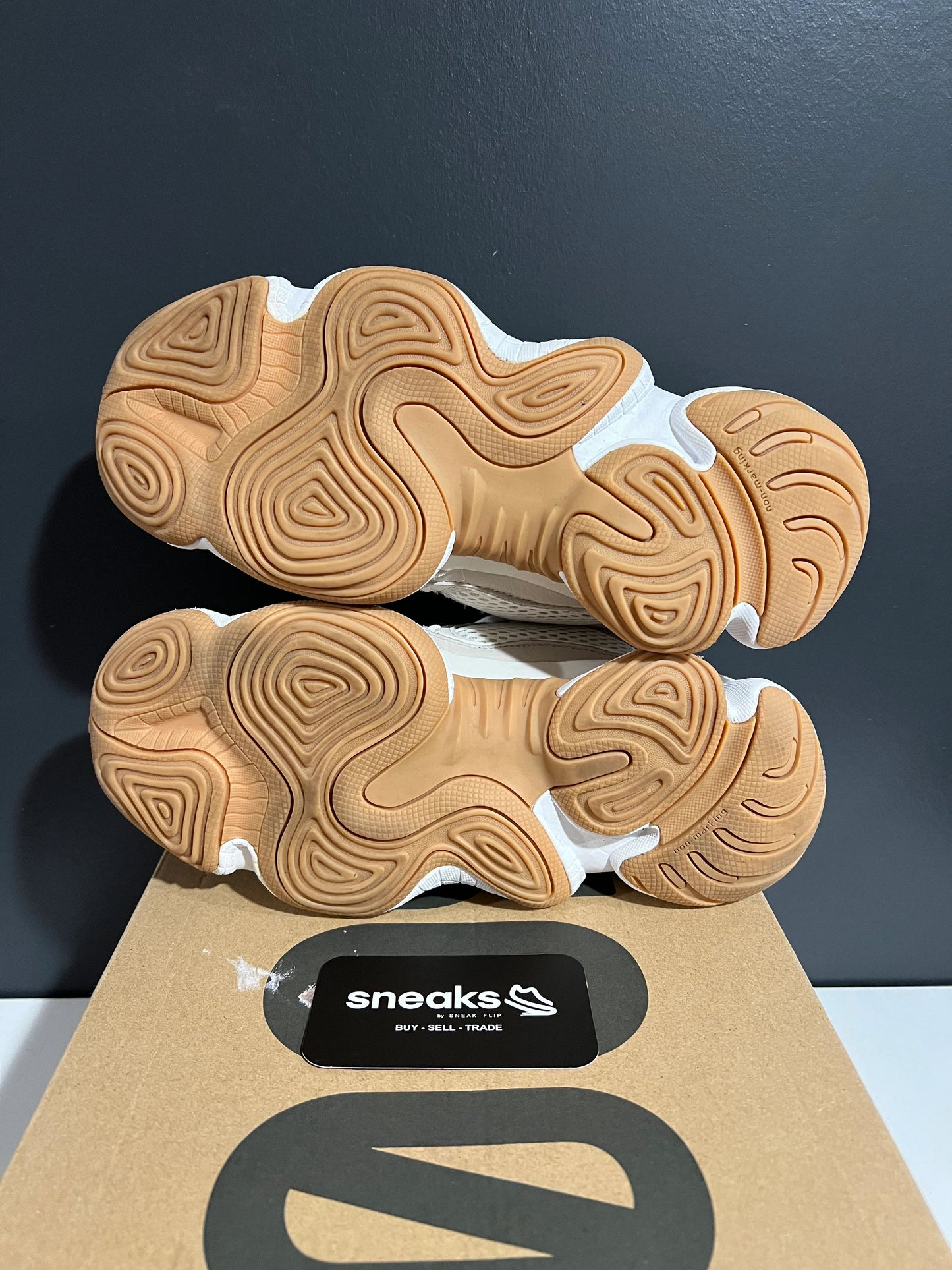 adidas Yeezy 500 Stone Taupe - Used