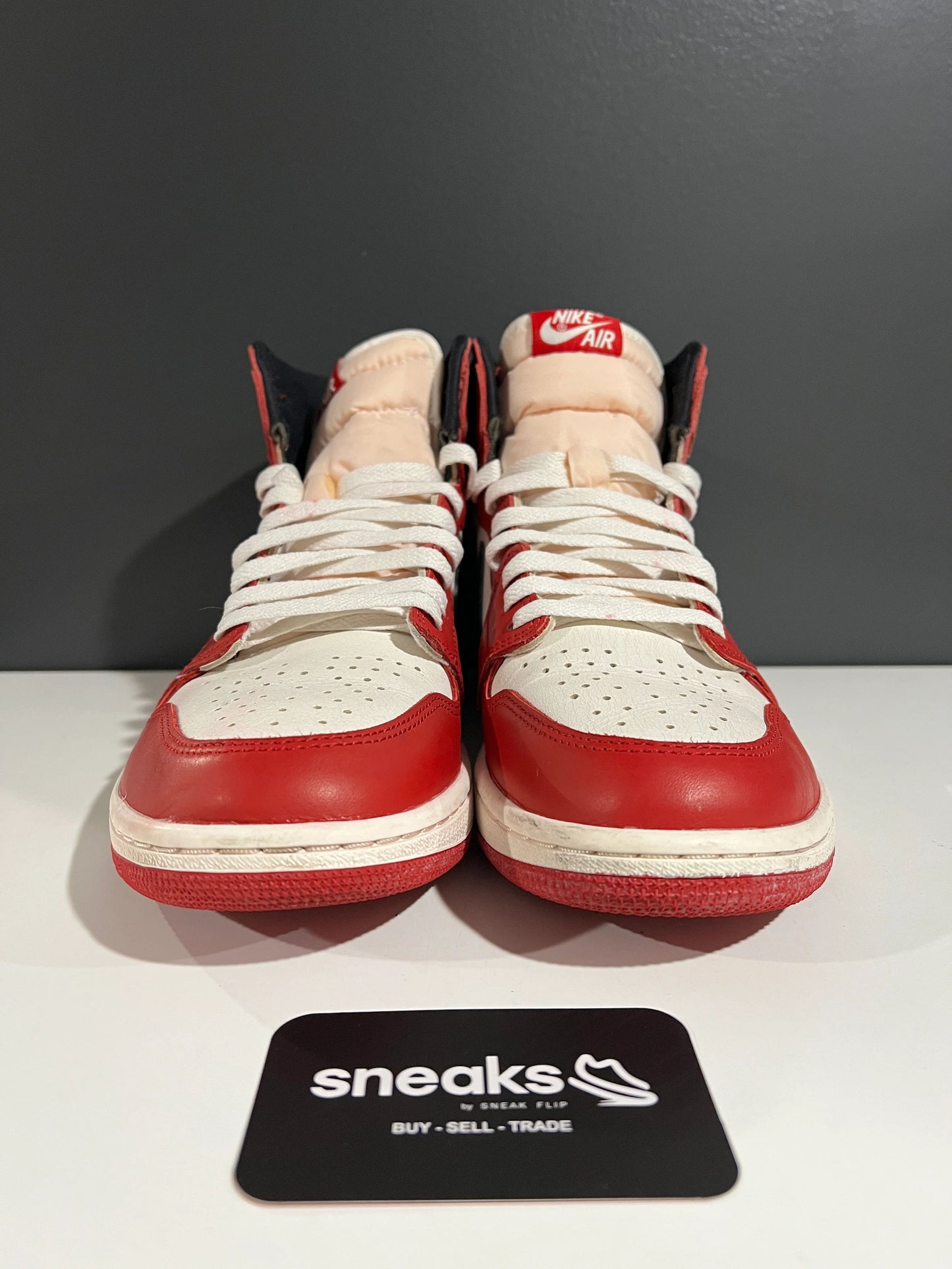Jordan 1 Retro High OG Chicago Lost and Found - Used