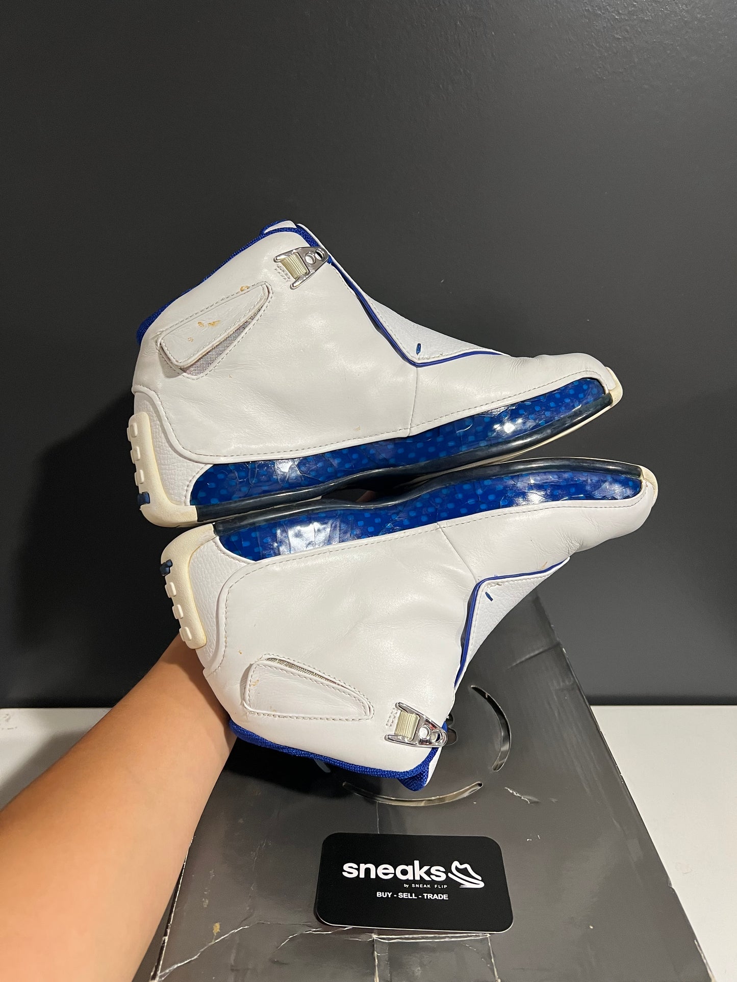 USED Air Jordan 18 OG White Sport Royal 2003 305869-101 SIZE 8M OG ALL AG25-177