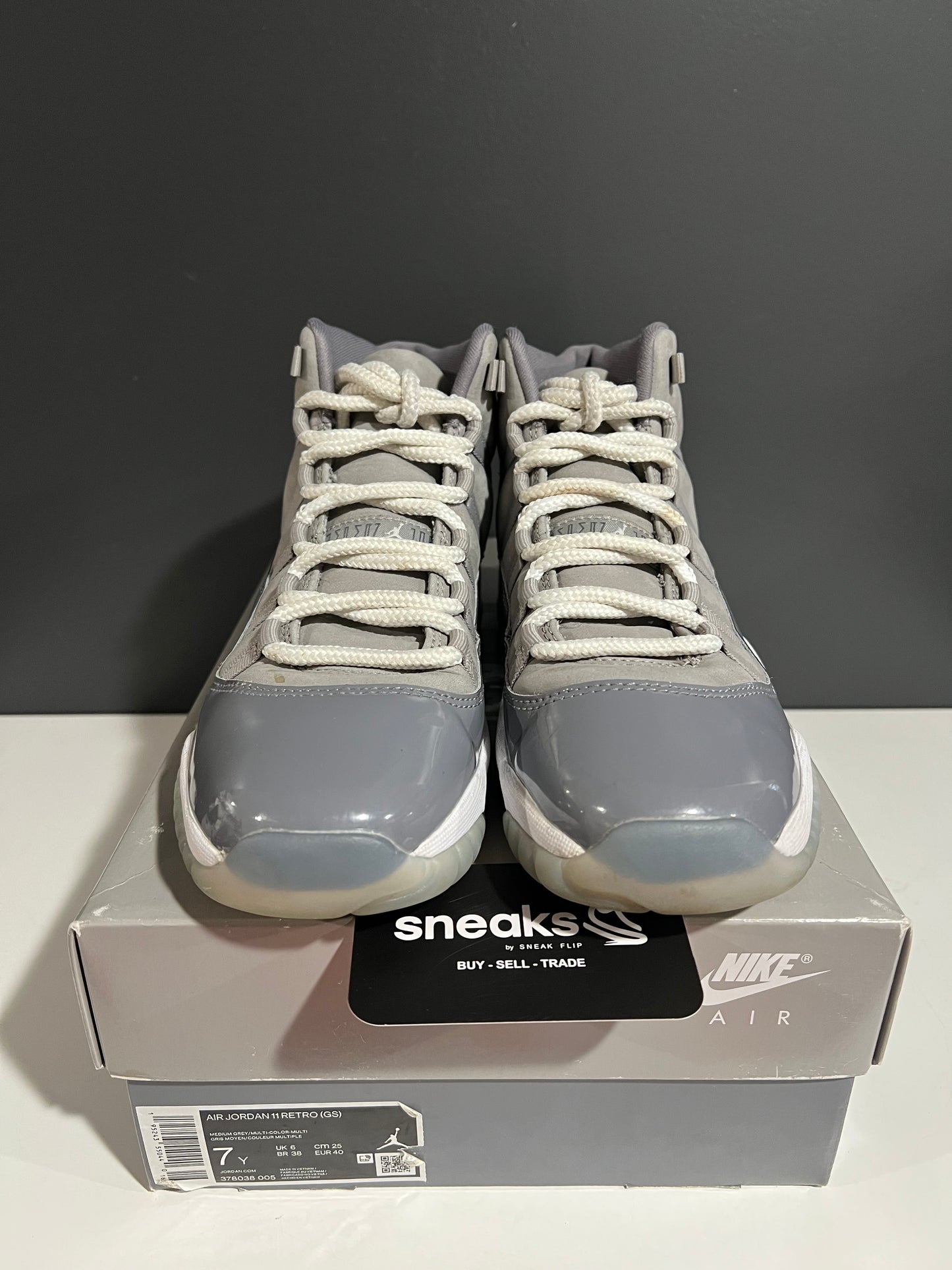 USED Air Jordan 11 Retro GS Cool Grey 2021 378038-005 SIZE 7Y OG ALL JY25-258