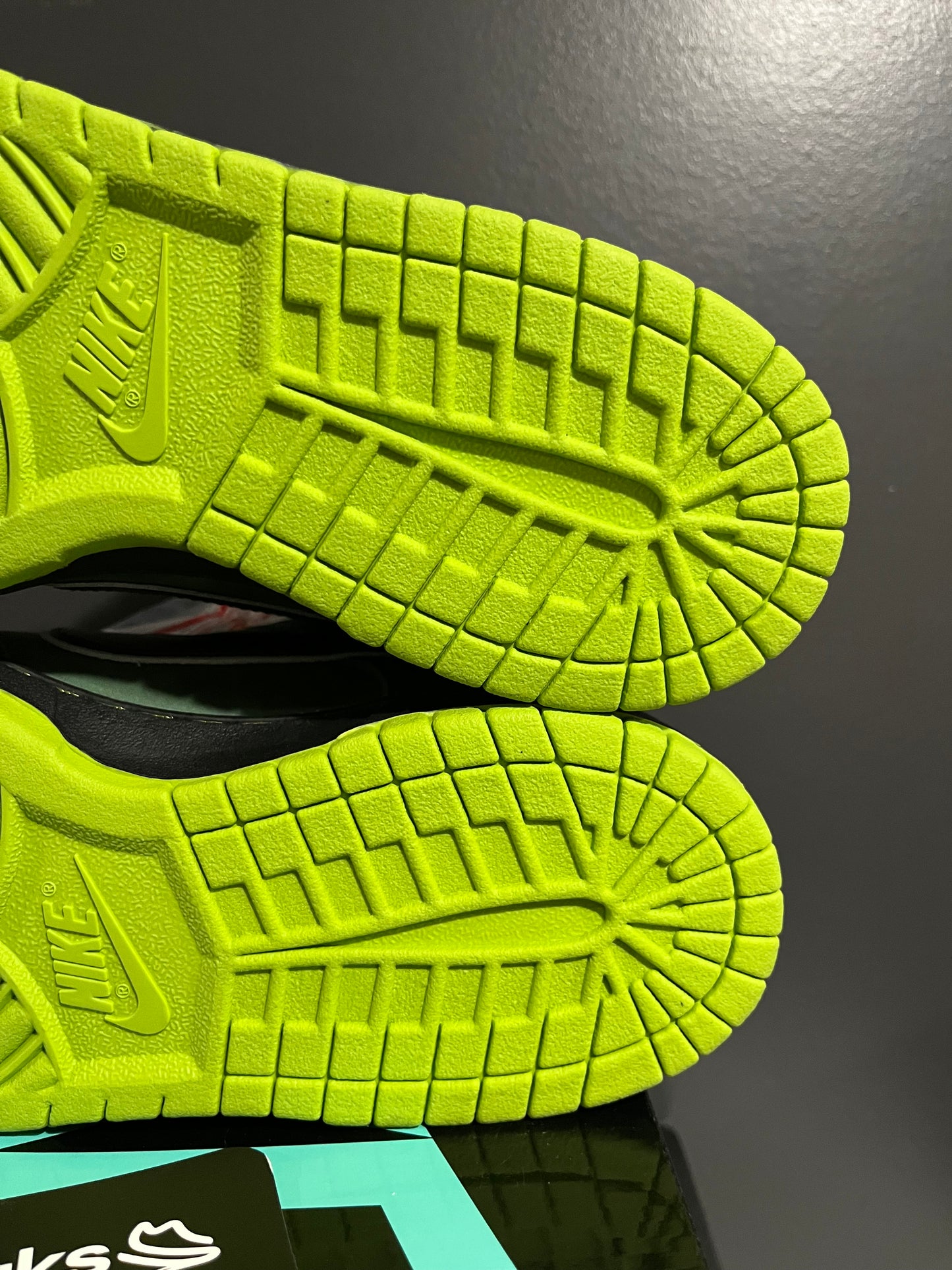 NEW Concepts Nike SB Dunk Low Green Lobster Special Box BV1310-337 SIZE 10M OG ALL JN25-325
