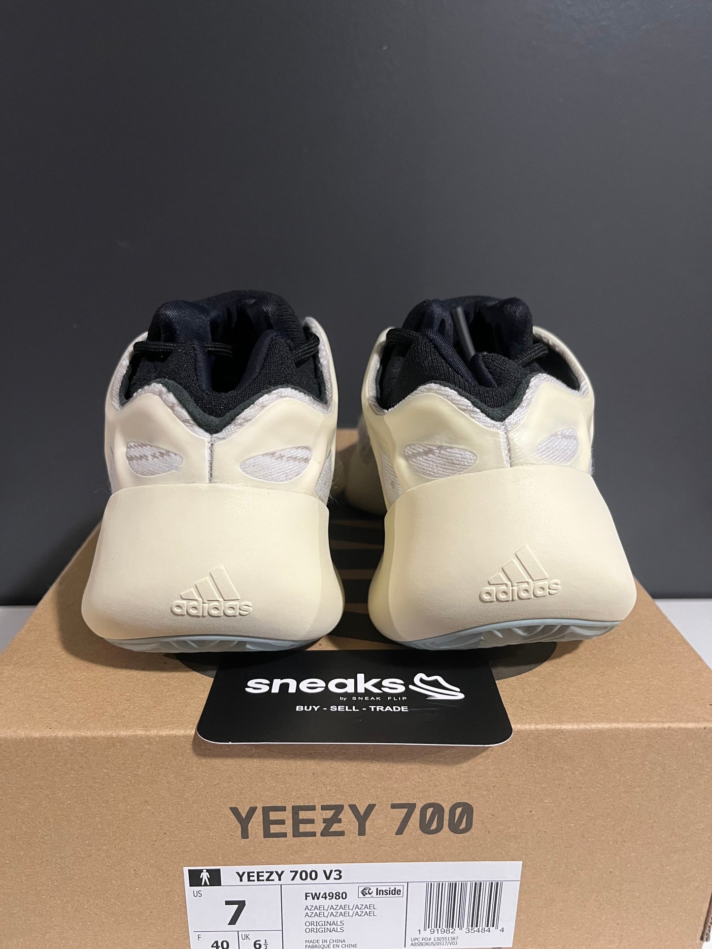 USED Yeezy 700 V3 Azael FW4980 SIZE 7M OG ALL