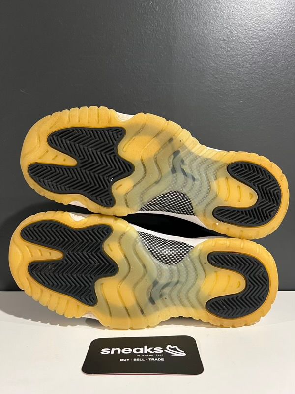 Jordan 11 Retro Low Barons (GS) - USED NO BOX