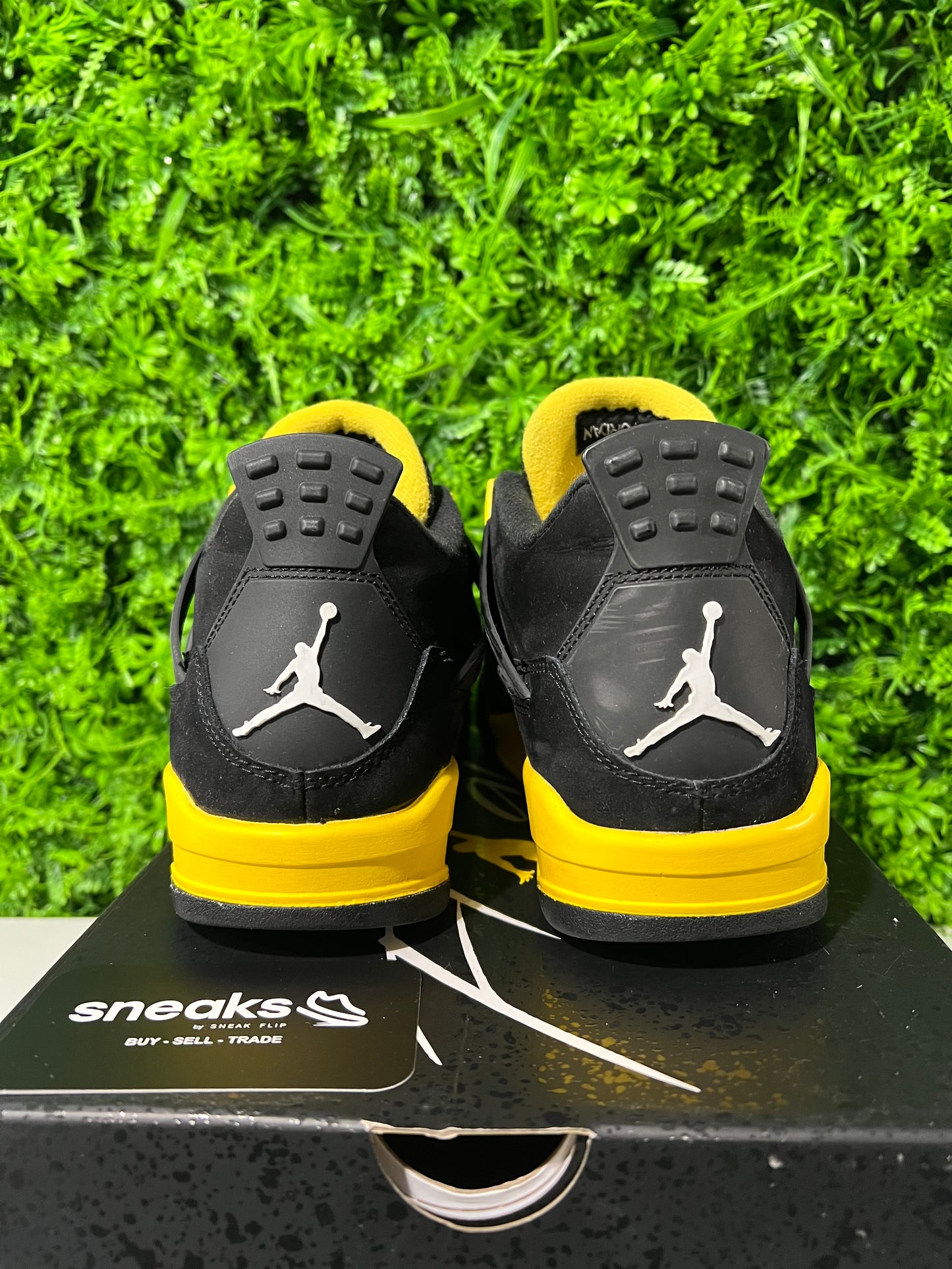 USED Air Jordan 4 Retro GS Thunder 2023 408452-017 SIZE 6.5Y OG ALL