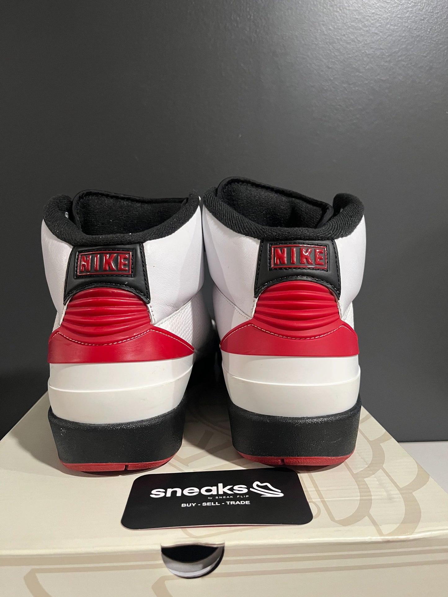 USED SIZE 10M Jordan 2 Retro OG Chicago (2022) - Used