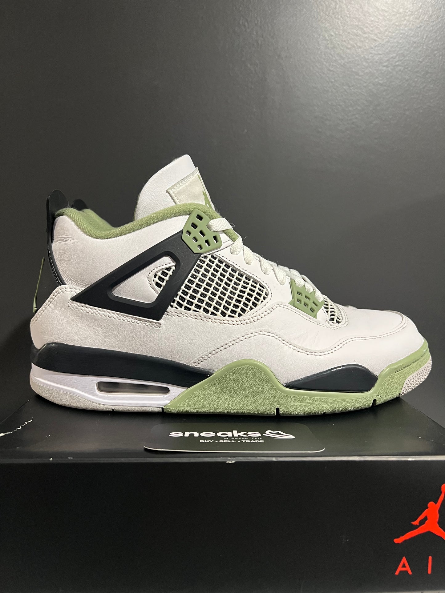 USED Wmns Air Jordan 4 Retro Seafoam AQ9129-103 SIZE 9M OG ALL AG25-250