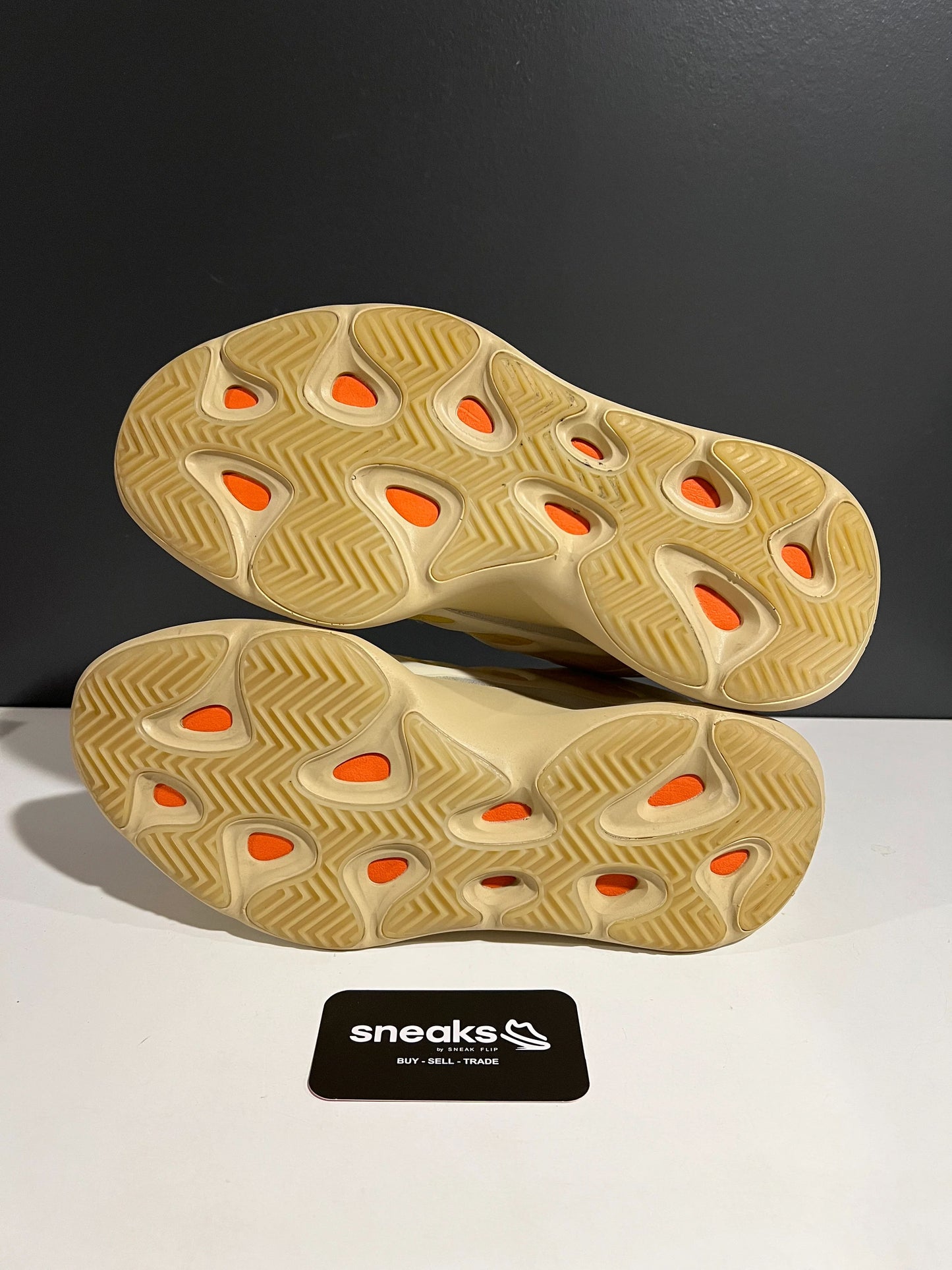 adidas Yeezy 700 V3 Safflower - Used