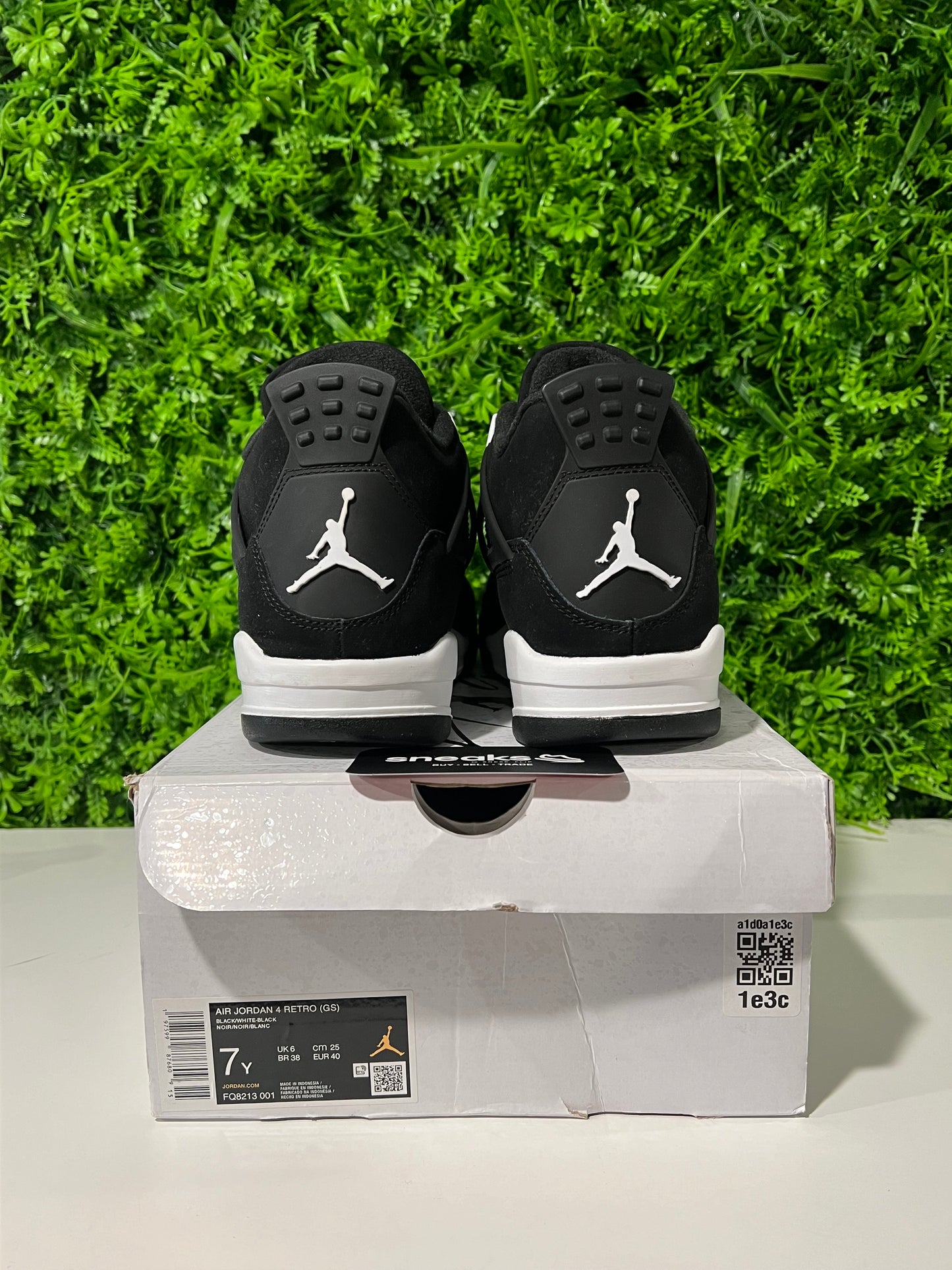 USED Air Jordan 4 Retro GS White Thunder FQ8213-001 SIZE 7Y OG ALL