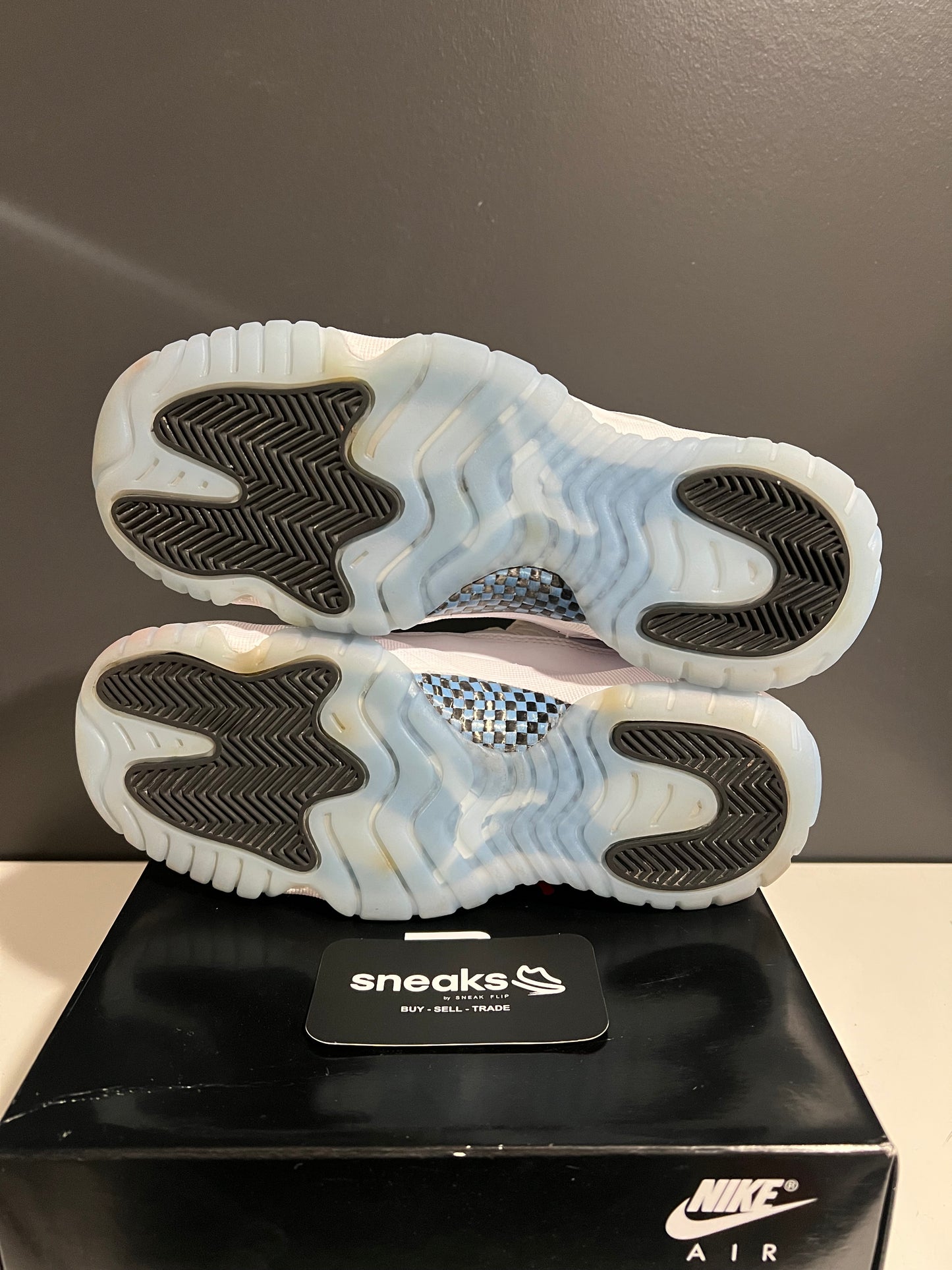 USED Air Jordan 11 Retro GS Legend Blue Columbia 2024 378038-104 SIZE 6Y OG ALL AG25-329