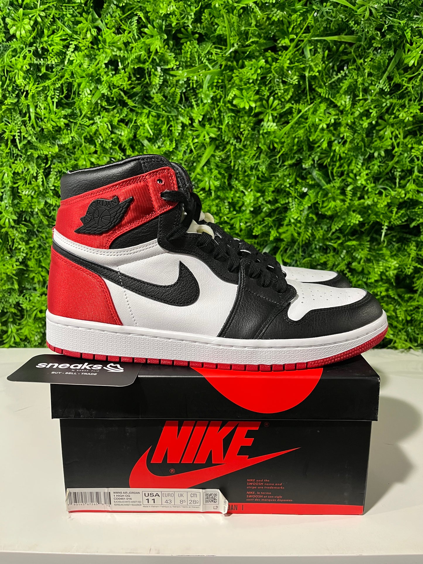 USED Wmns Air Jordan 1 Retro High Satin Black Toe CD0461-016 SIZE 9.5M OG ALL