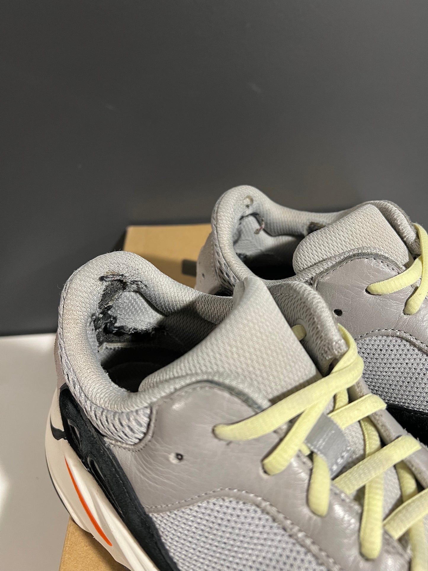 USED Adidas Yeezy Boost 700 Wave Runner B75571 SIZE 10M OG ALL AG25-111