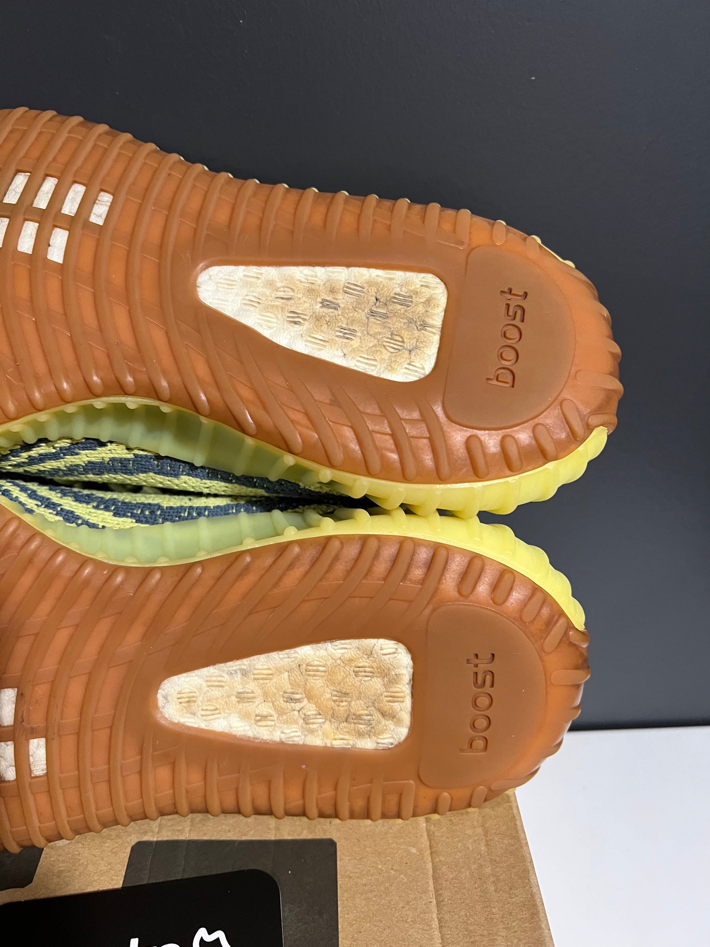 USED Yeezy Boost 350 V2 Semi Frozen Yellow B37572 SIZE 9M OG ALL AG25-227
