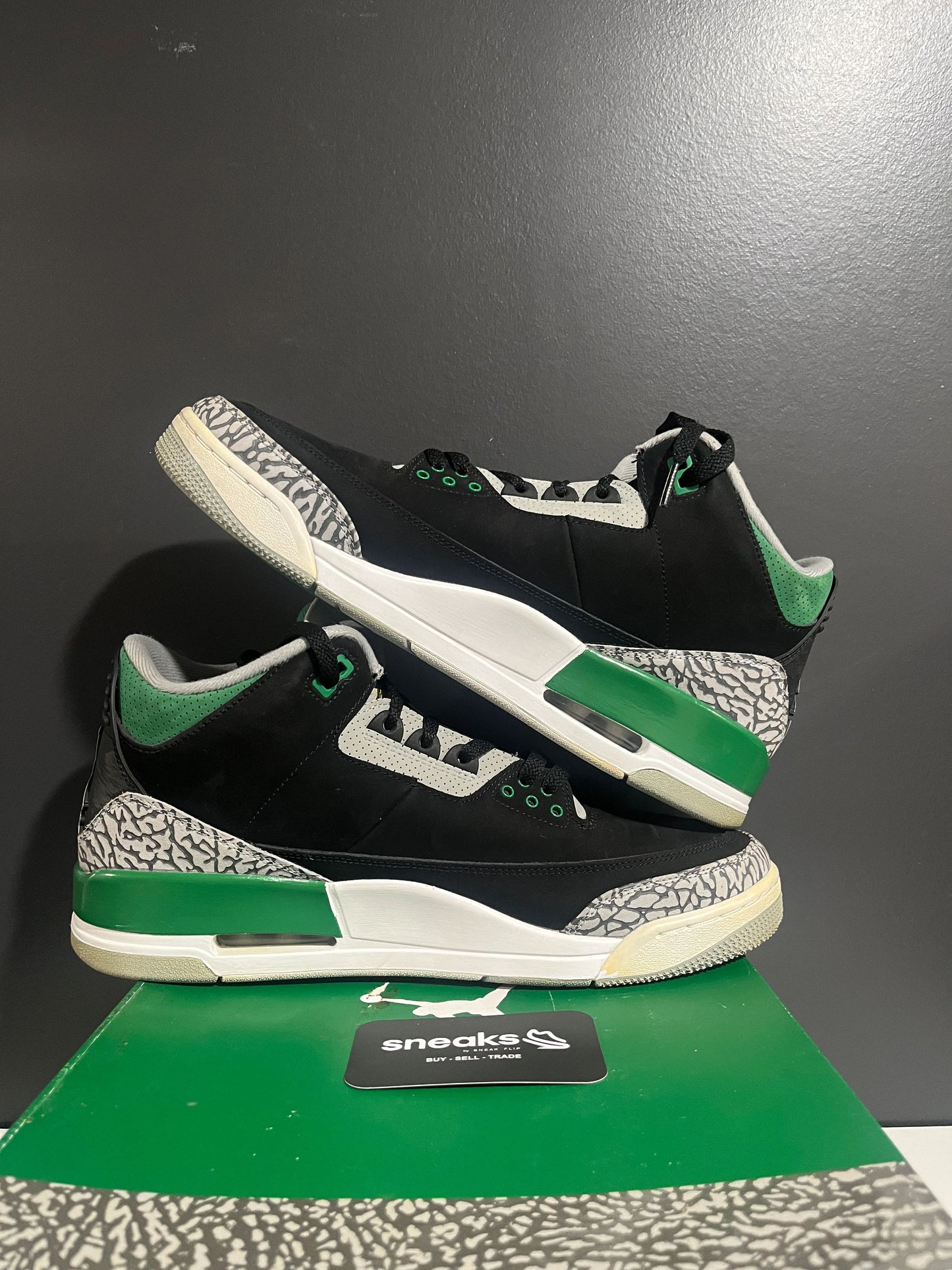USED SIZE 12M Jordan 3 Retro Pine Green - Used