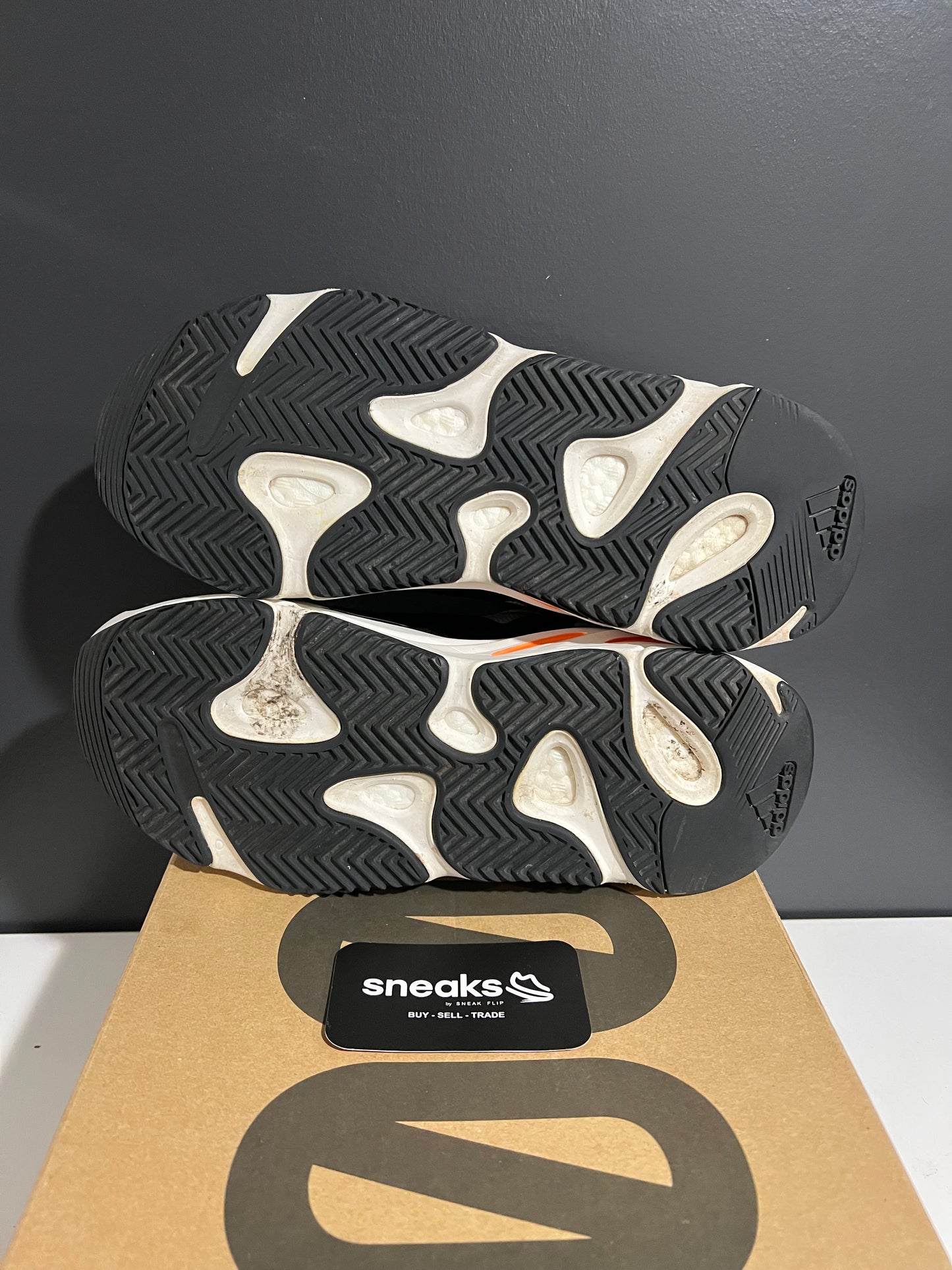 USED Adidas Yeezy Boost 700 Wave Runner B75571 SIZE 10M OG ALL AG25-111