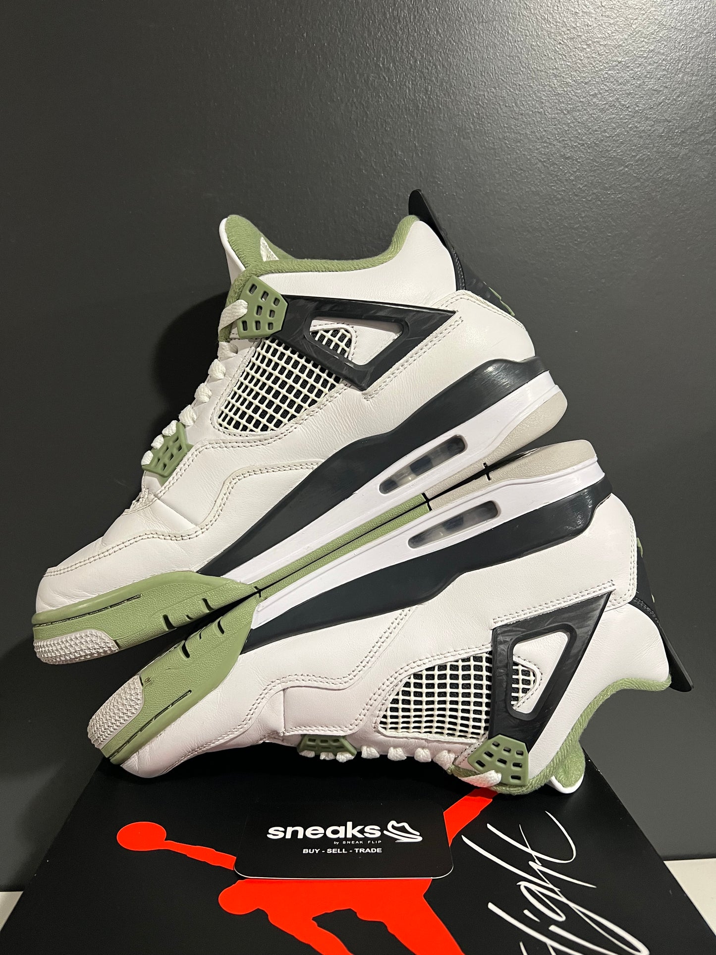USED Wmns Air Jordan 4 Retro Seafoam AQ9129-103 SIZE 9M OG ALL AG25-250