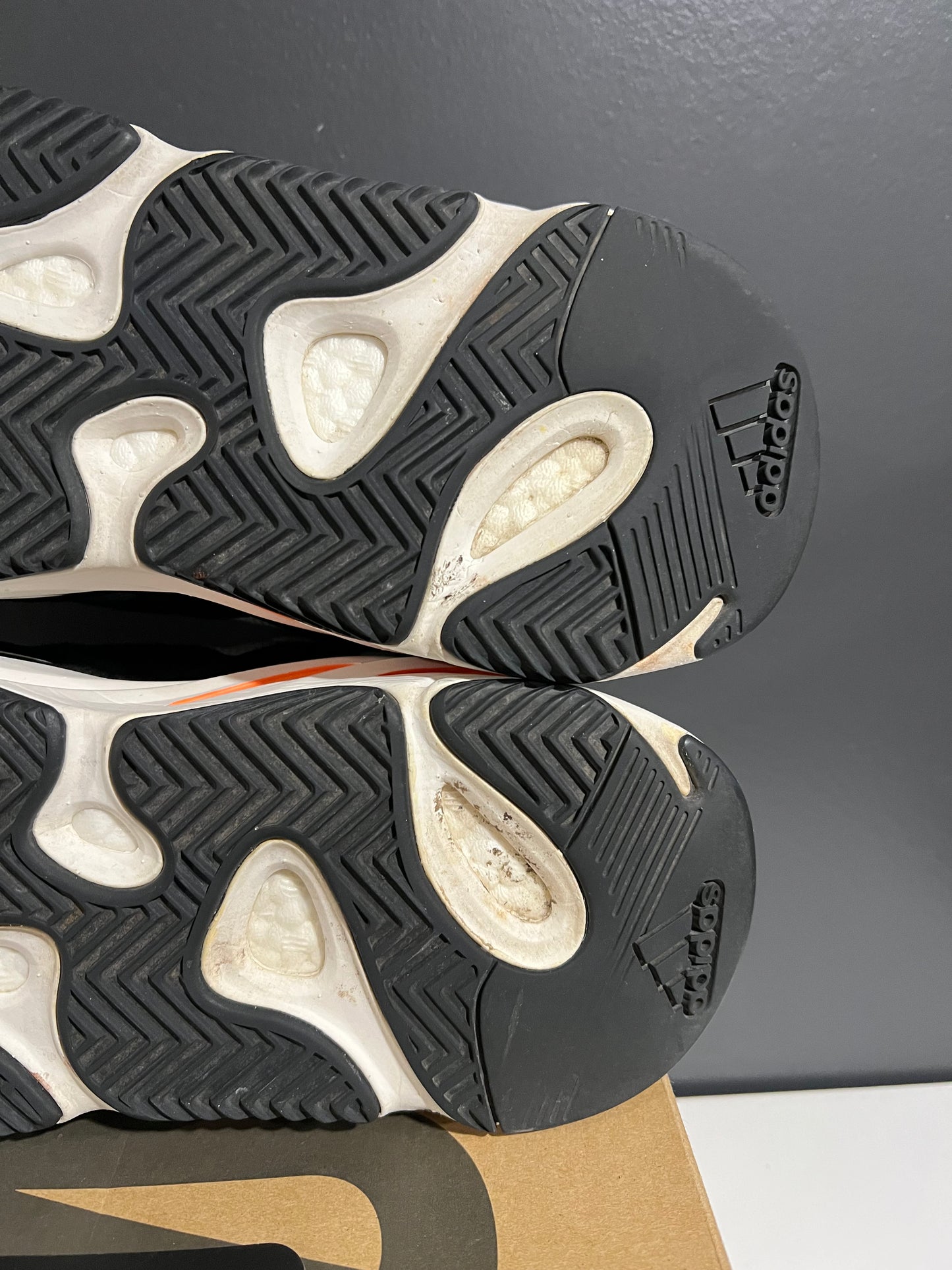 USED Adidas Yeezy Boost 700 Wave Runner B75571 SIZE 10M OG ALL AG25-111