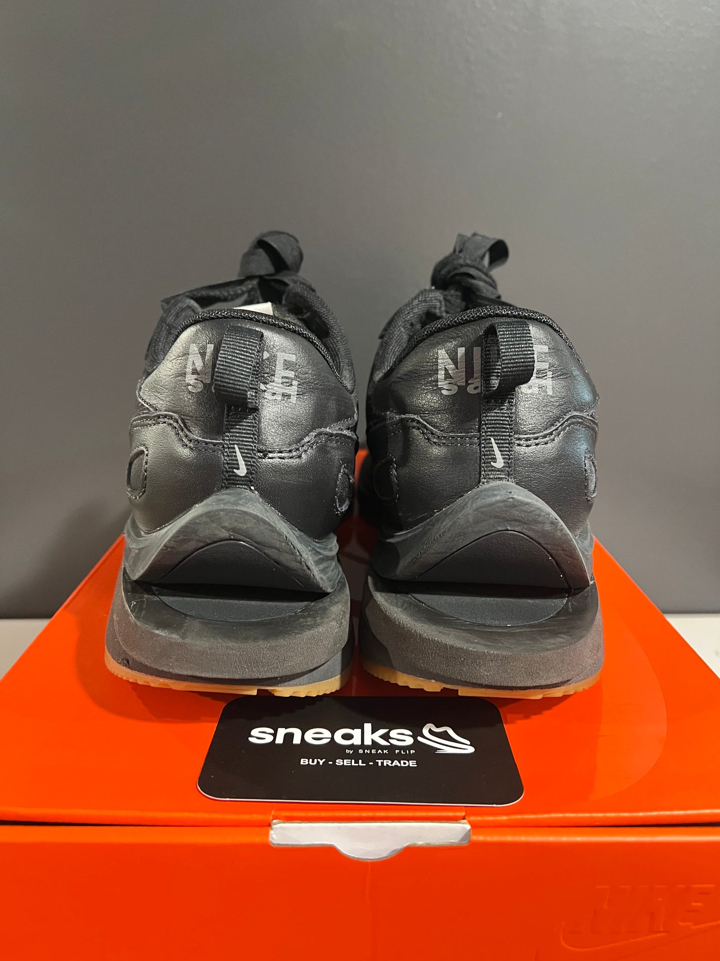 USED Nike Vaporwaffle / Sacai Black Off Noir DD1875-001 SIZE 9.5M OG ALL