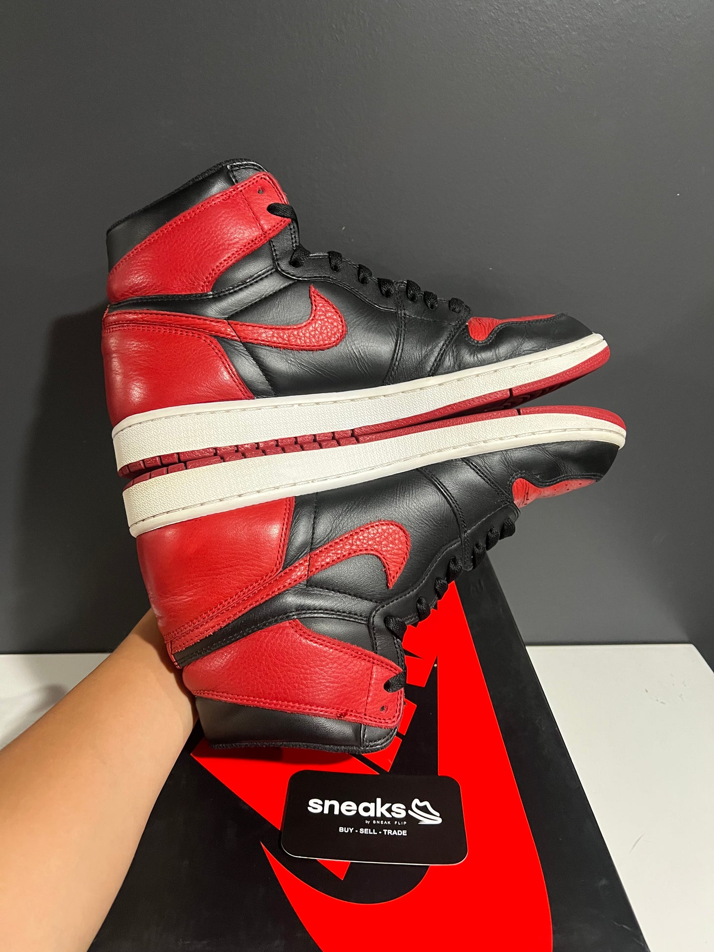 USED Air Jordan 1 Retro High OG Banned 2016 555088-001 SIZE 10.5M OG ALL AG25-264