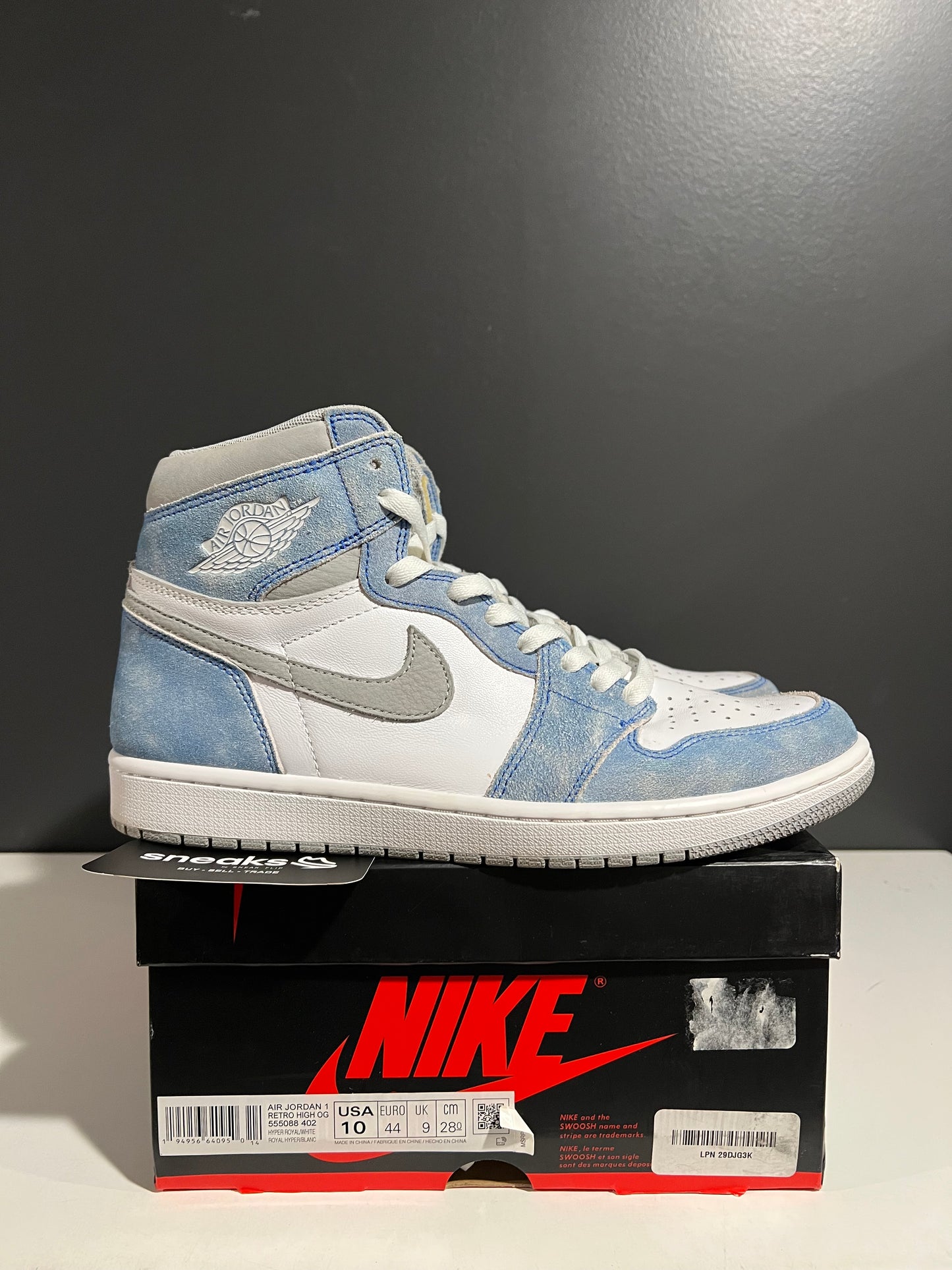 USED Air Jordan 1 Retro High OG Hyper Royal 555088-402 SIZE 10M OG ALL AG25-333
