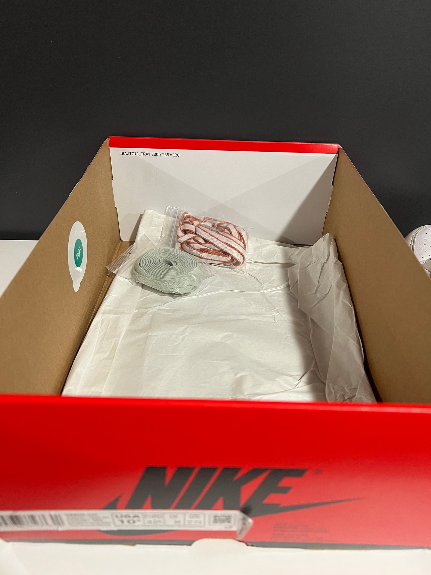USED Wmns Air Jordan 1 Retro High OG Seafoam CD0461-002 SIZE 9M OG ALL