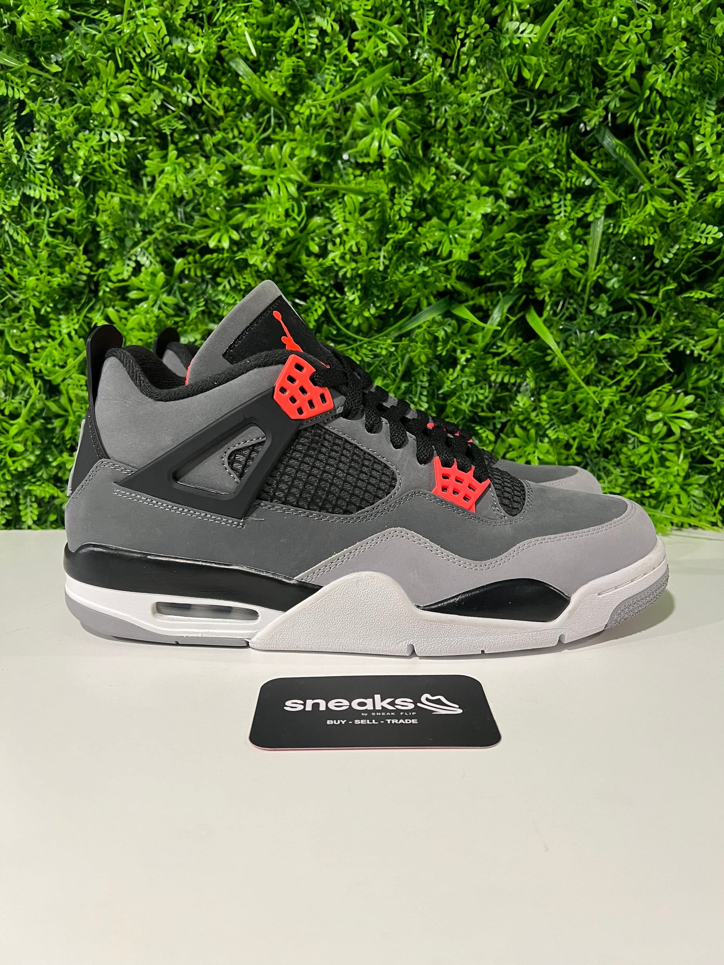 USED Air Jordan 4 Retro Infrared DH6927-061 SIZE 10.5M NO BOX